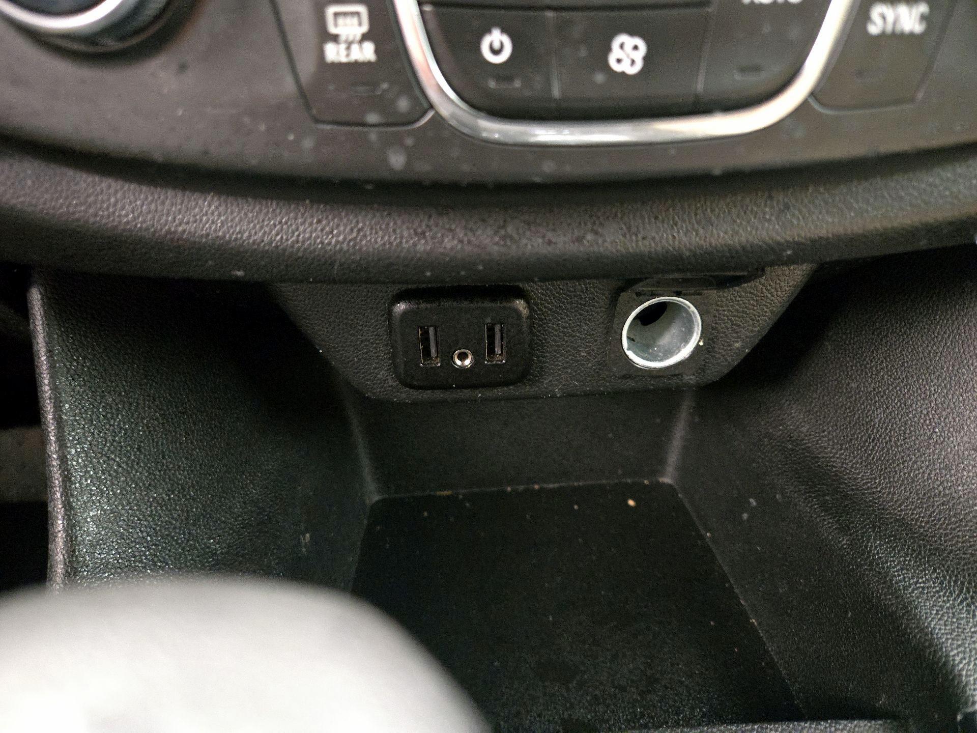 Thumbnail: 2023 Chevrolet Traverse - 18