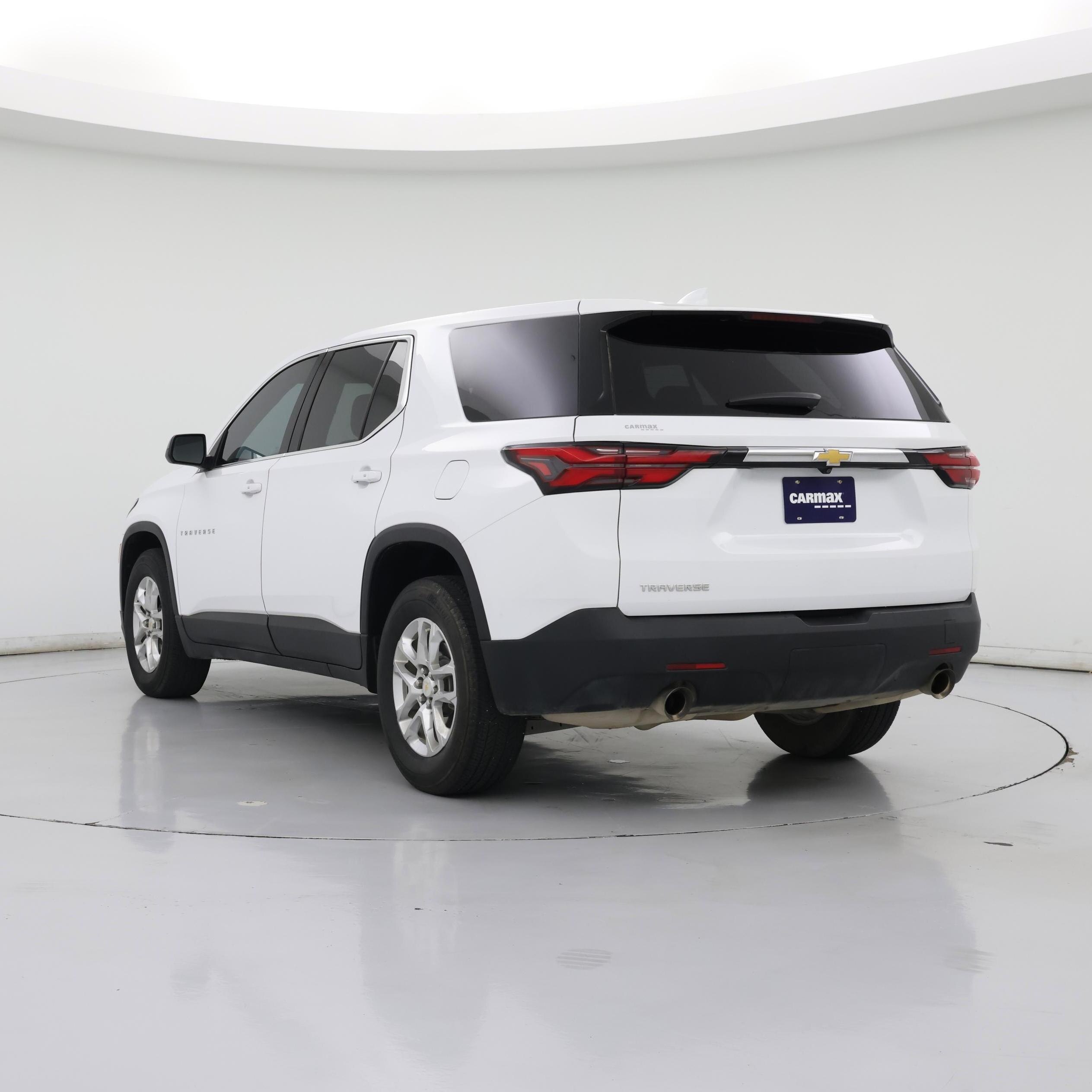 Thumbnail: 2023 Chevrolet Traverse - 2