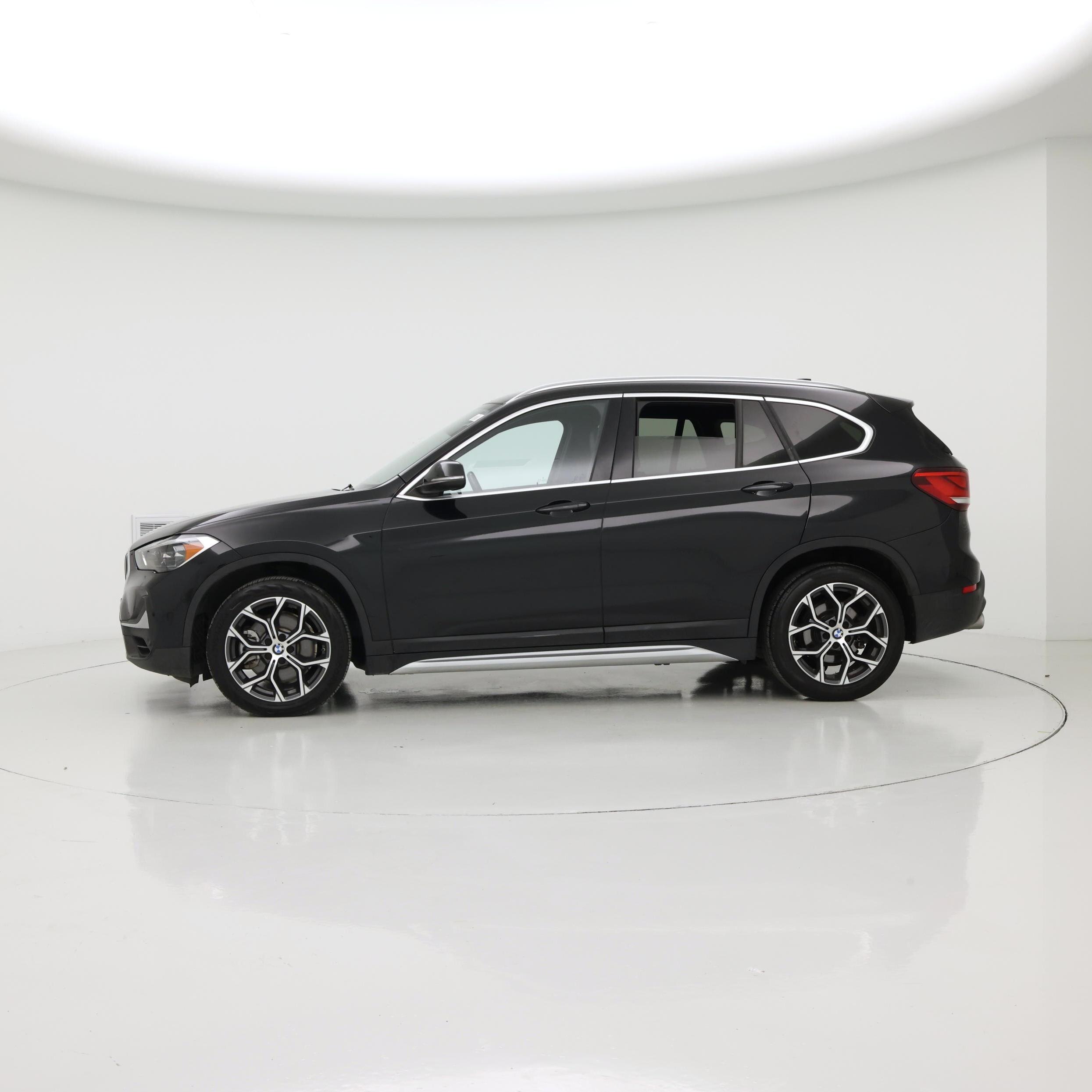 Thumbnail: 2021 BMW X1 - 3