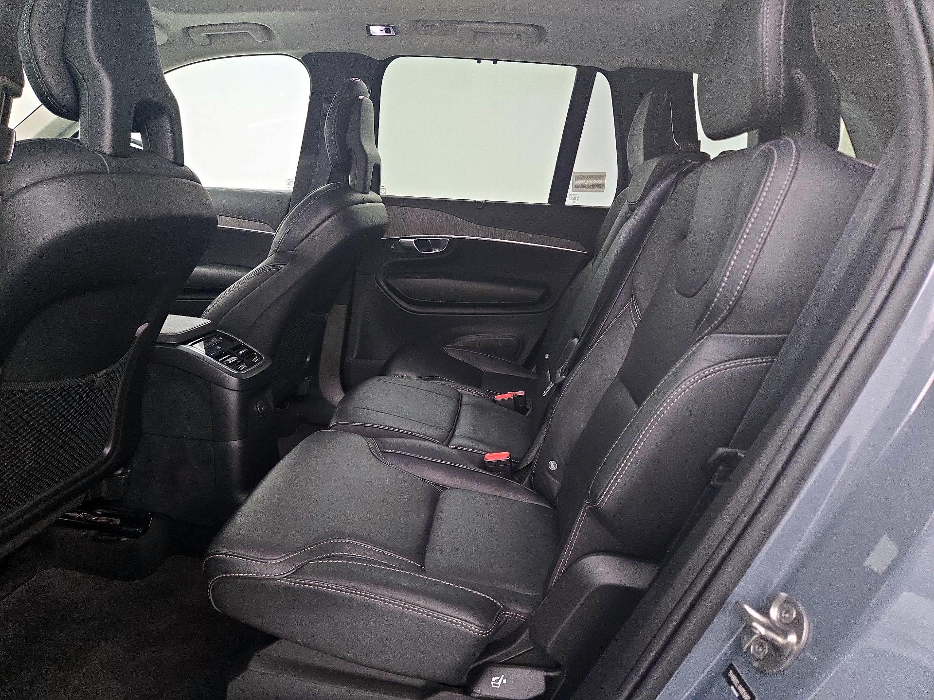 Thumbnail: 2022 Volvo XC90 - 20