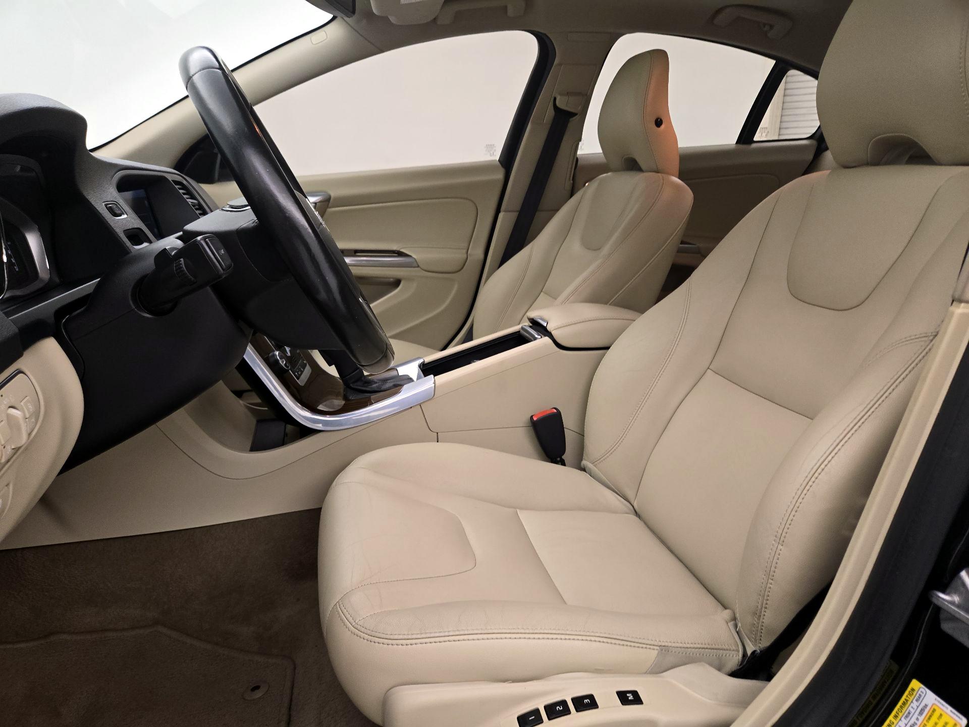 Thumbnail: 2015 Volvo S60 - 11