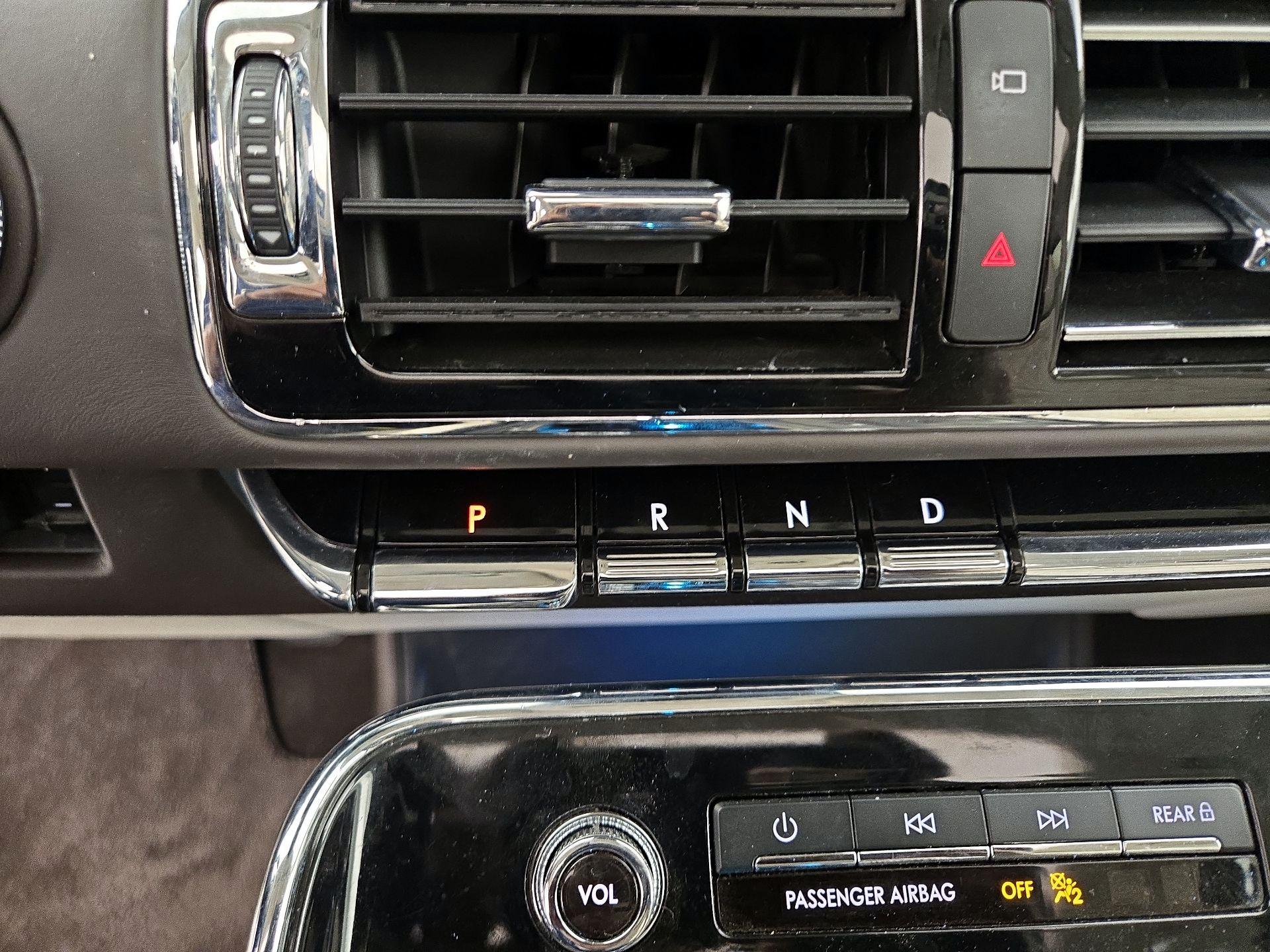 Thumbnail: 2020 Lincoln Navigator - 18