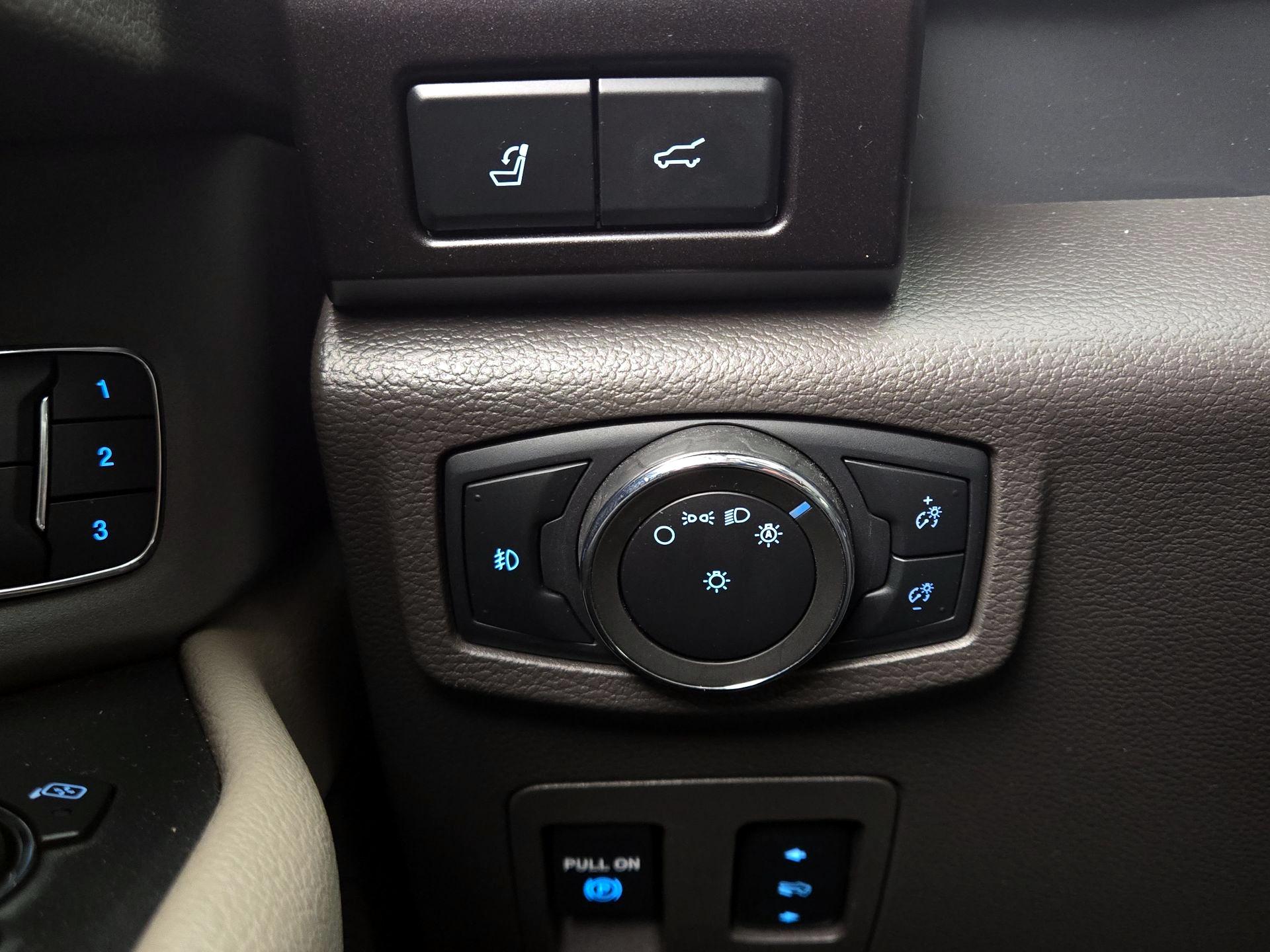 Thumbnail: 2020 Ford Expedition - 13