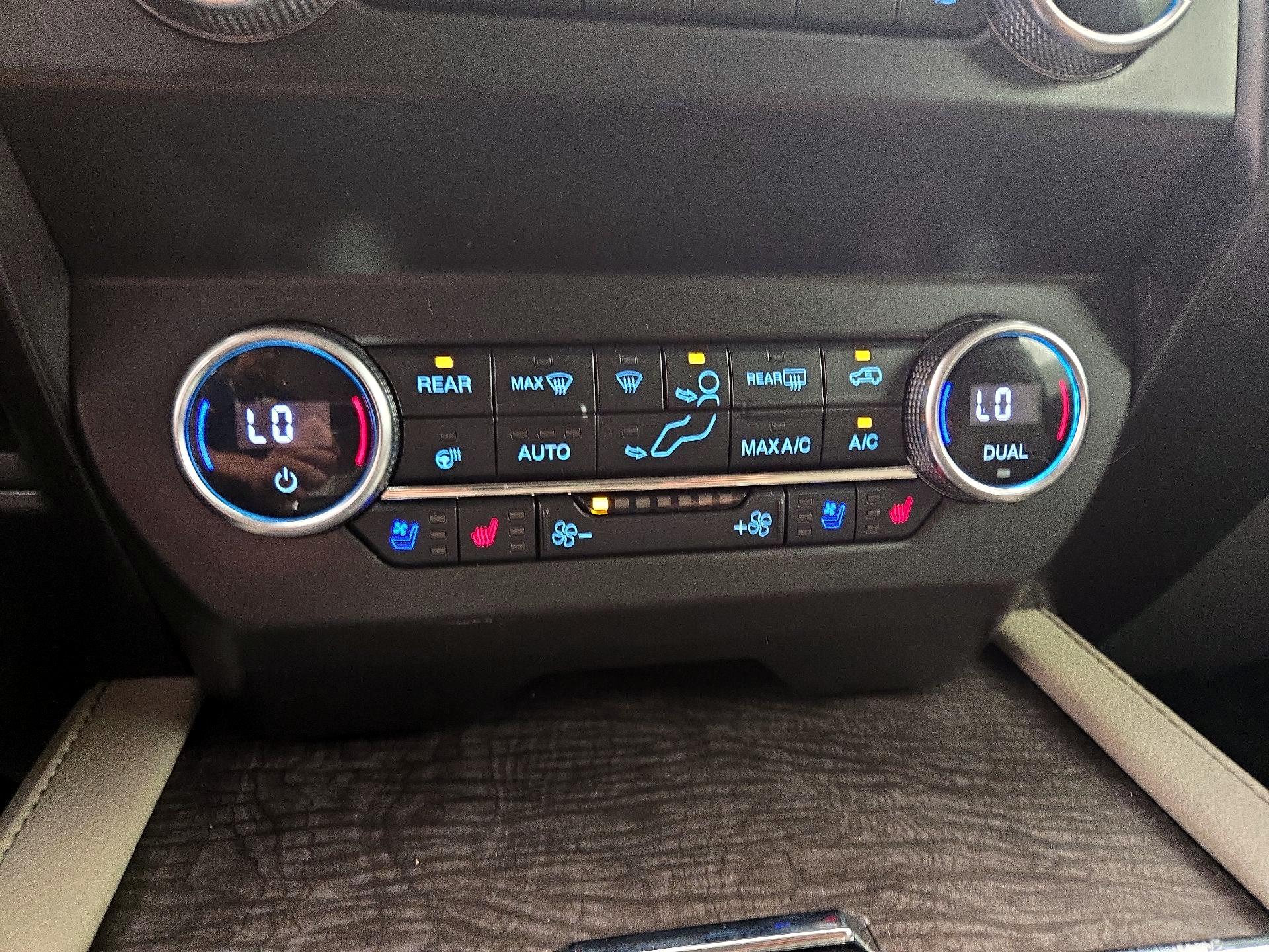 Thumbnail: 2020 Ford Expedition - 17