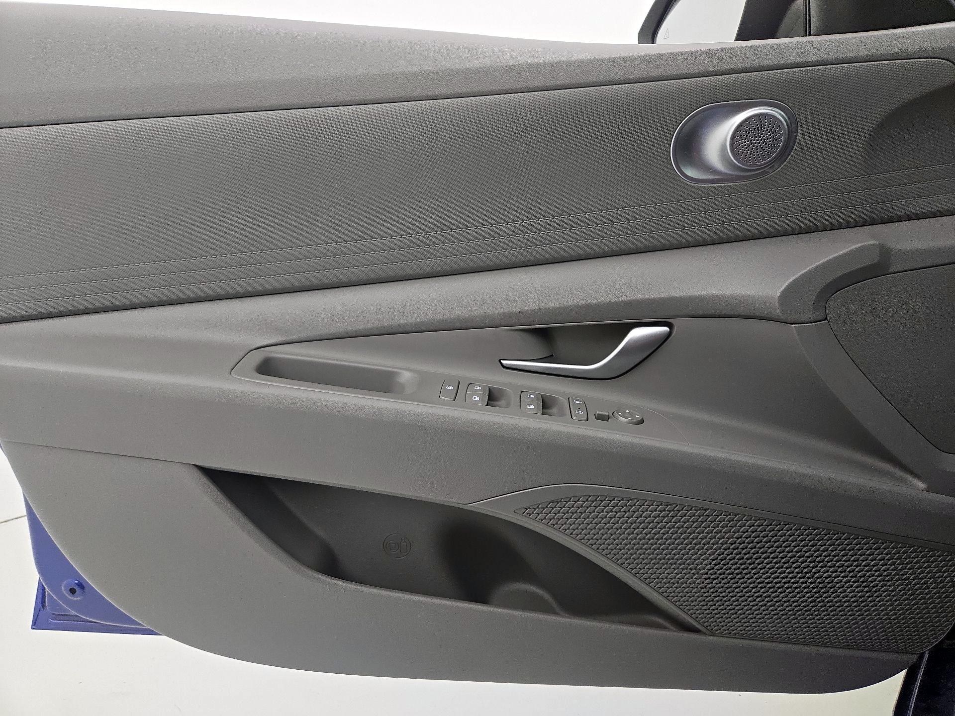 Thumbnail: 2023 Hyundai Elantra - 12