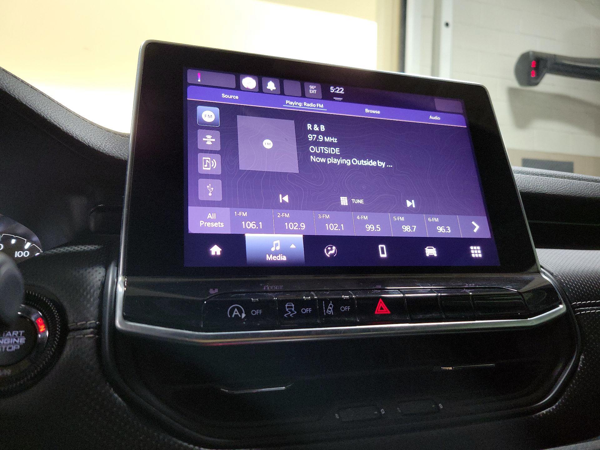 Thumbnail: 2023 Jeep Compass - 15