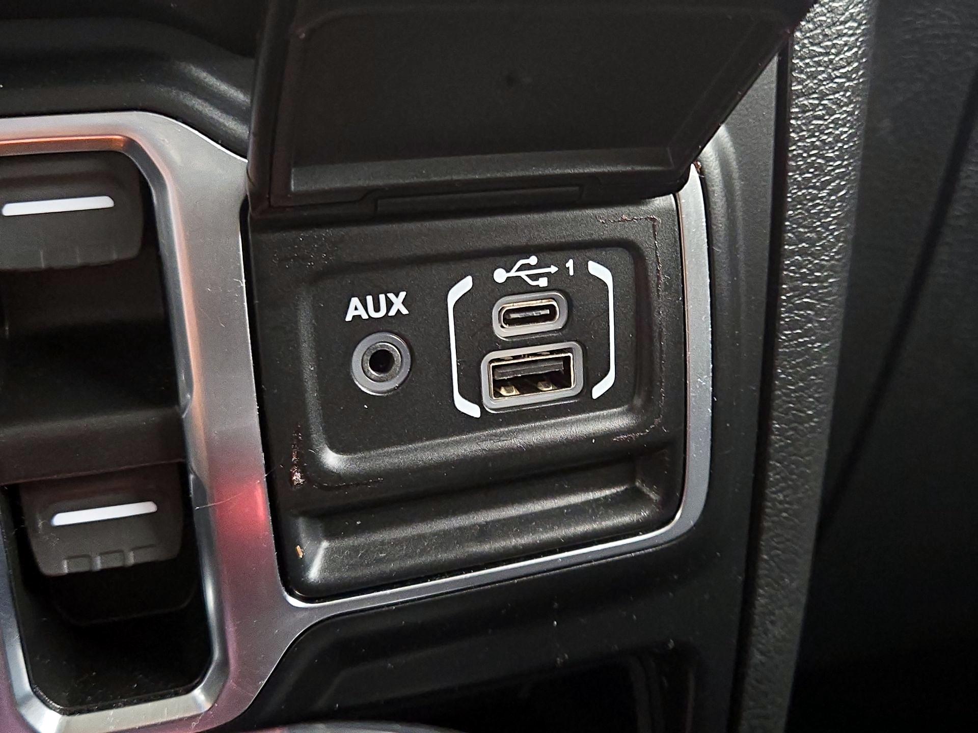 Thumbnail: 2021 Jeep Gladiator - 19