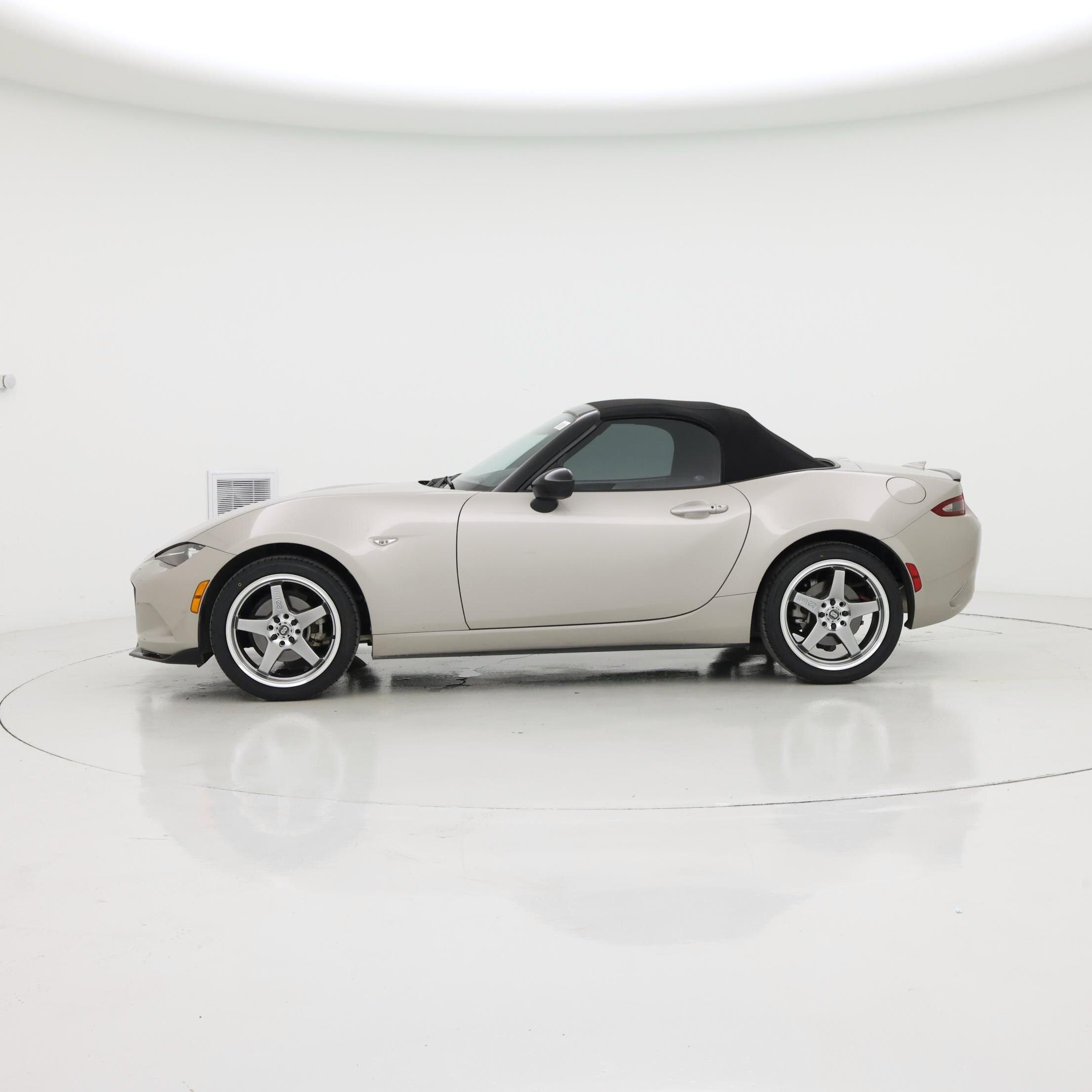 Thumbnail: 2023 Mazda MX-5 Miata - 3