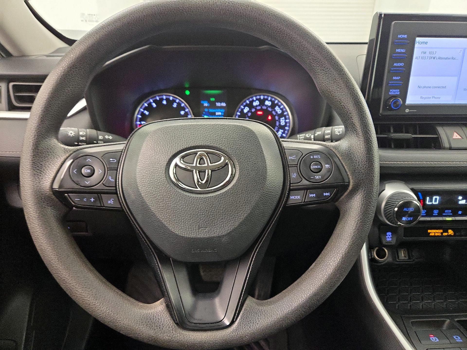 Thumbnail: 2021 Toyota RAV4 - 10