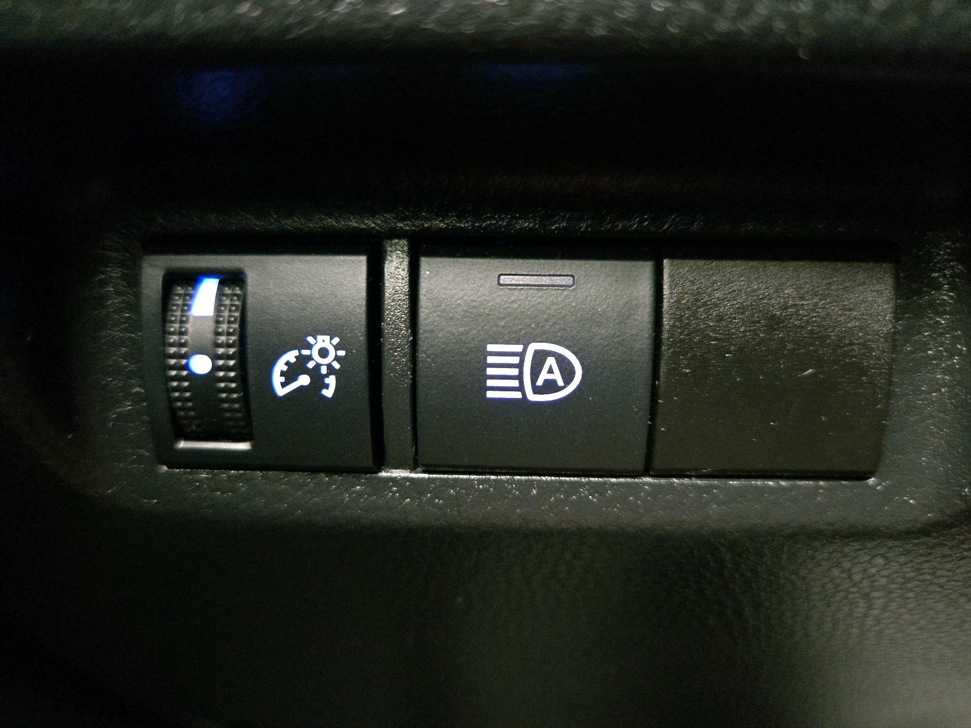 Thumbnail: 2021 Toyota RAV4 - 13
