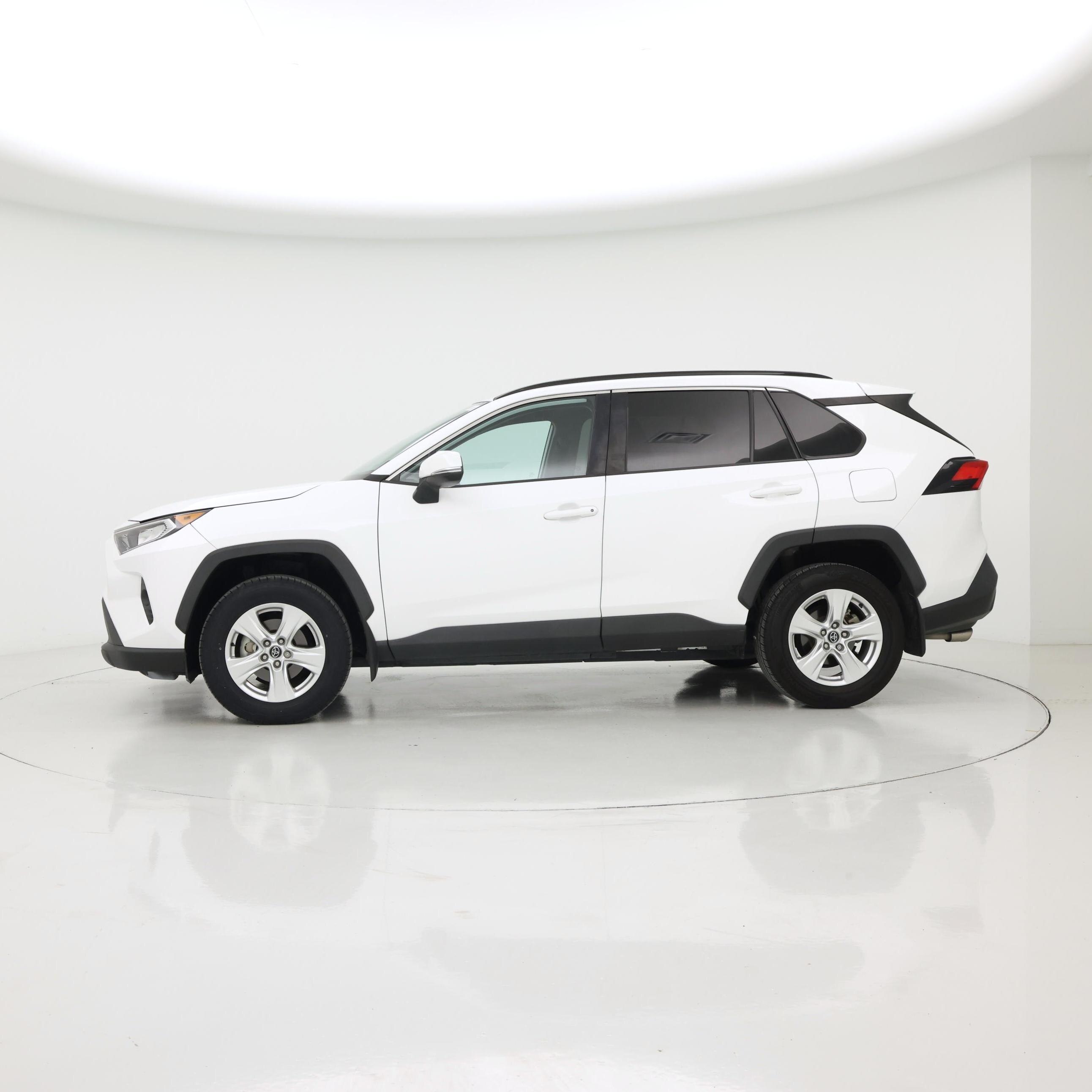 Thumbnail: 2021 Toyota RAV4 - 3