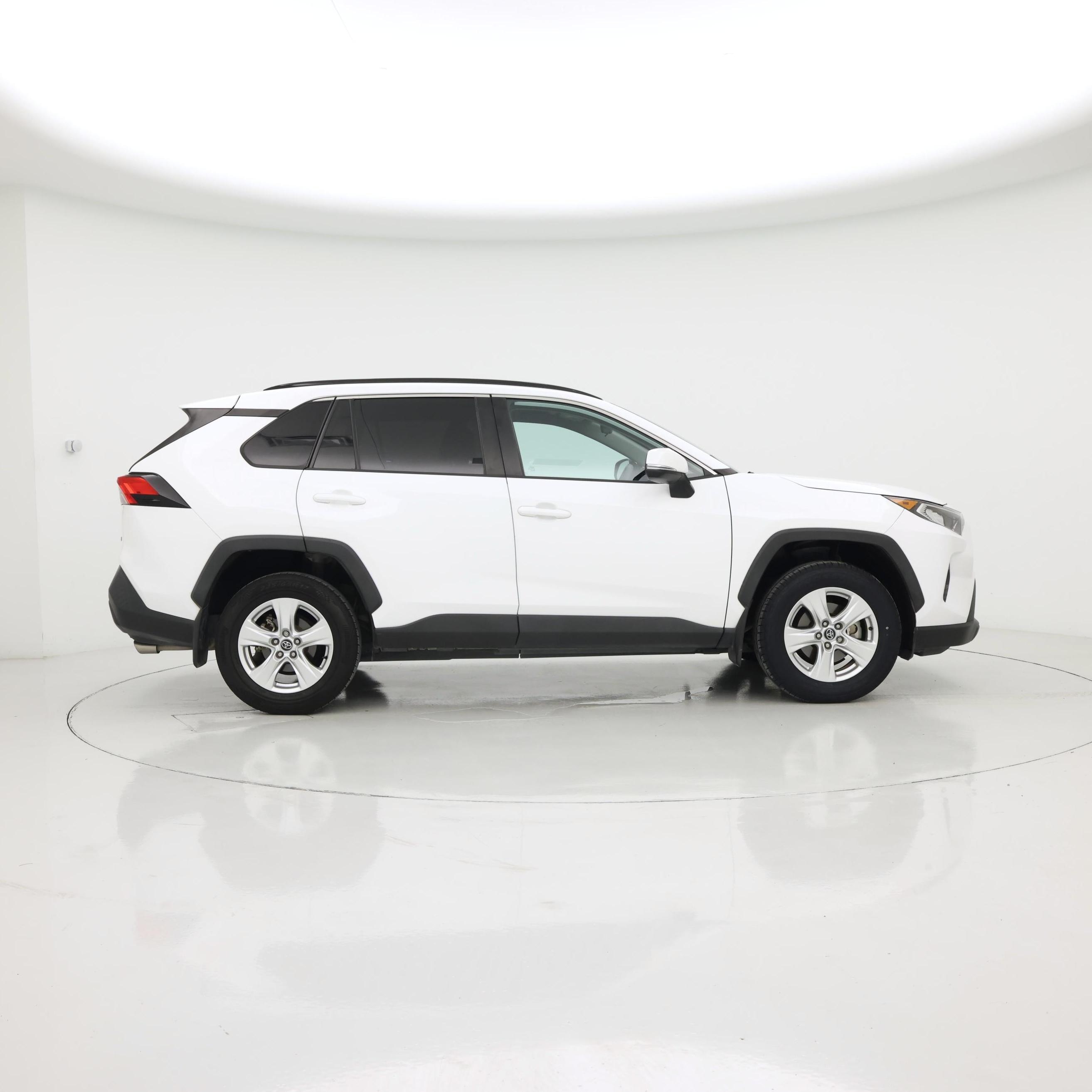 Thumbnail: 2021 Toyota RAV4 - 7