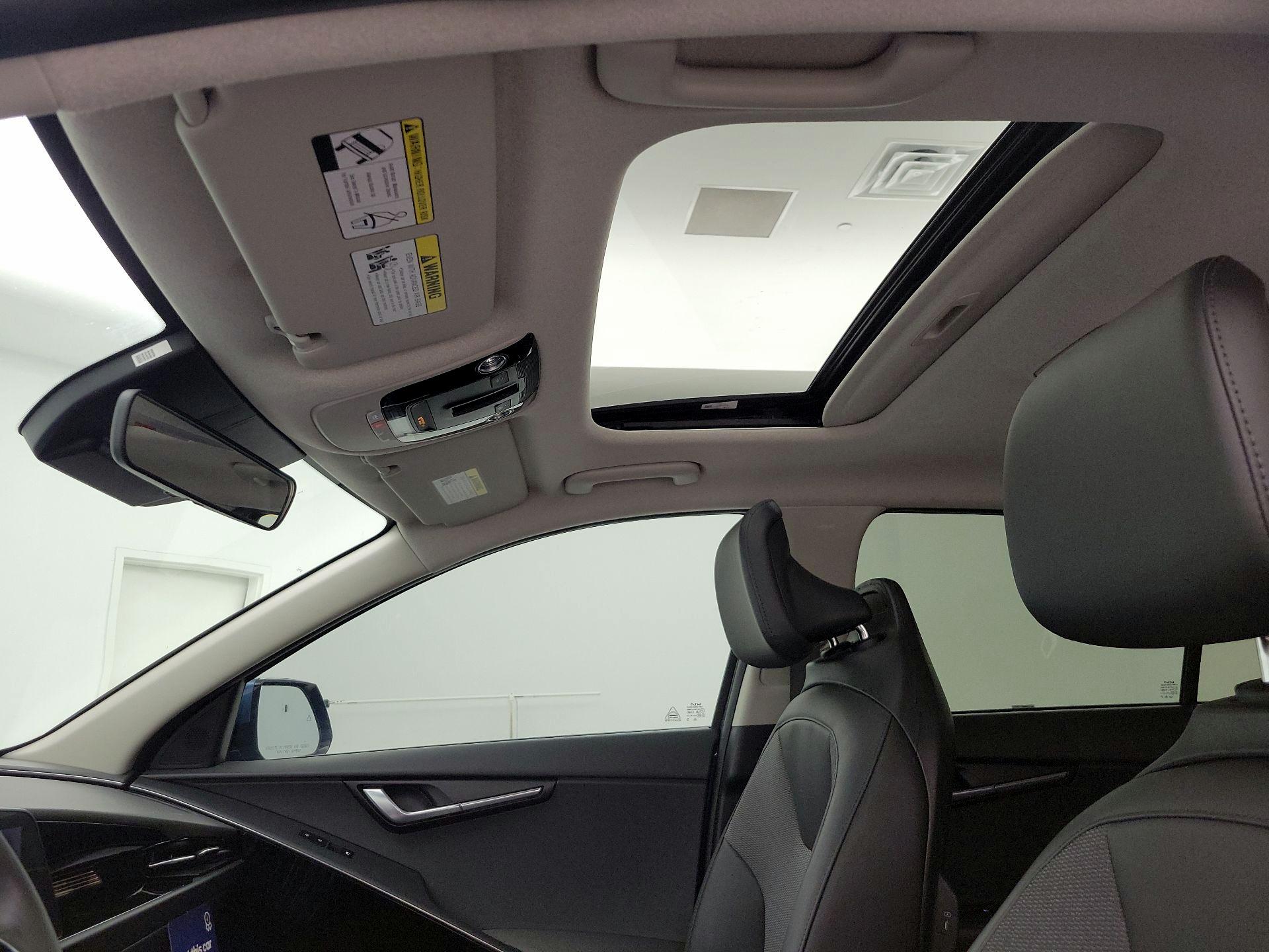 Thumbnail: 2023 Kia Niro - 20
