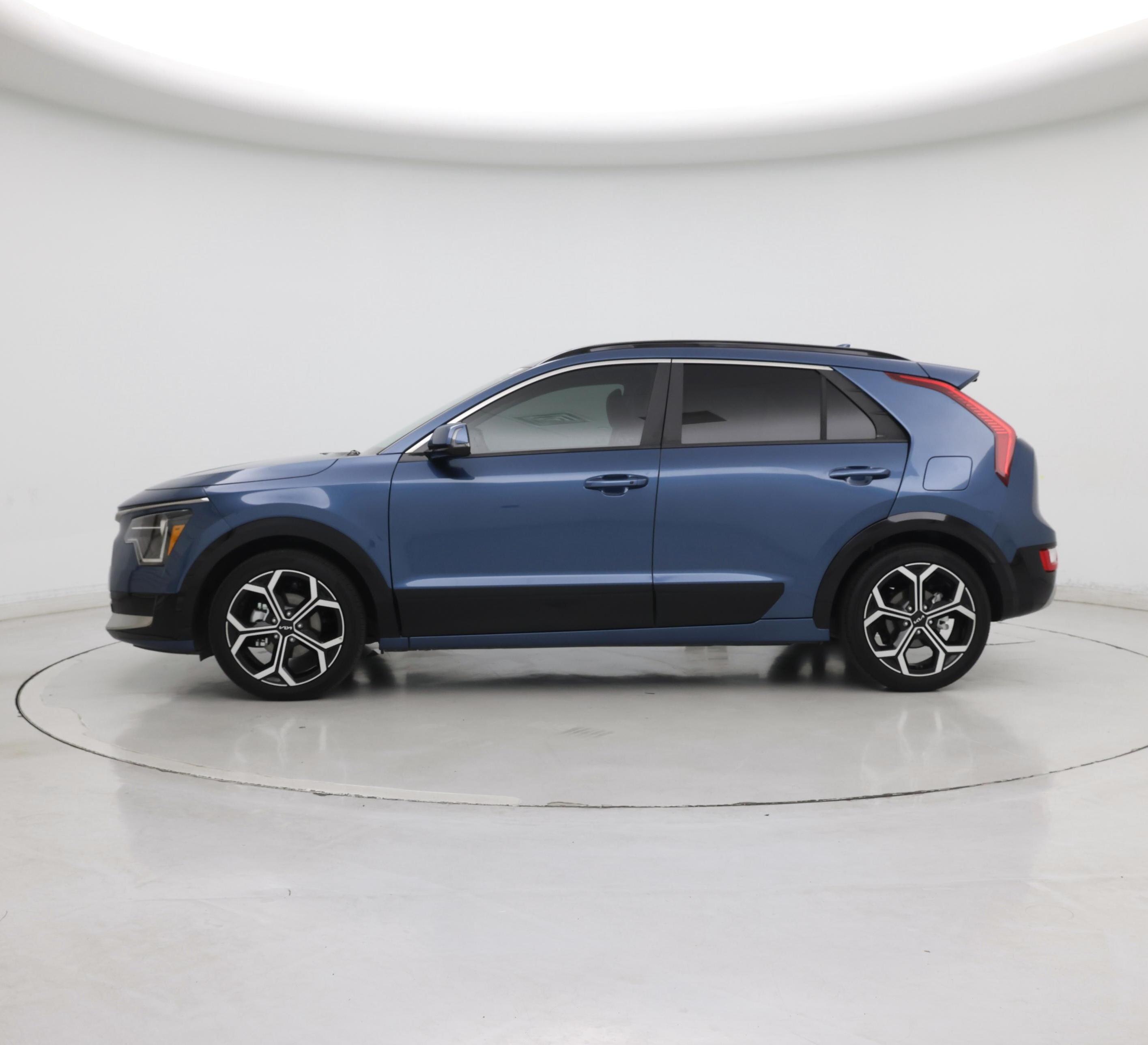 Thumbnail: 2023 Kia Niro - 3