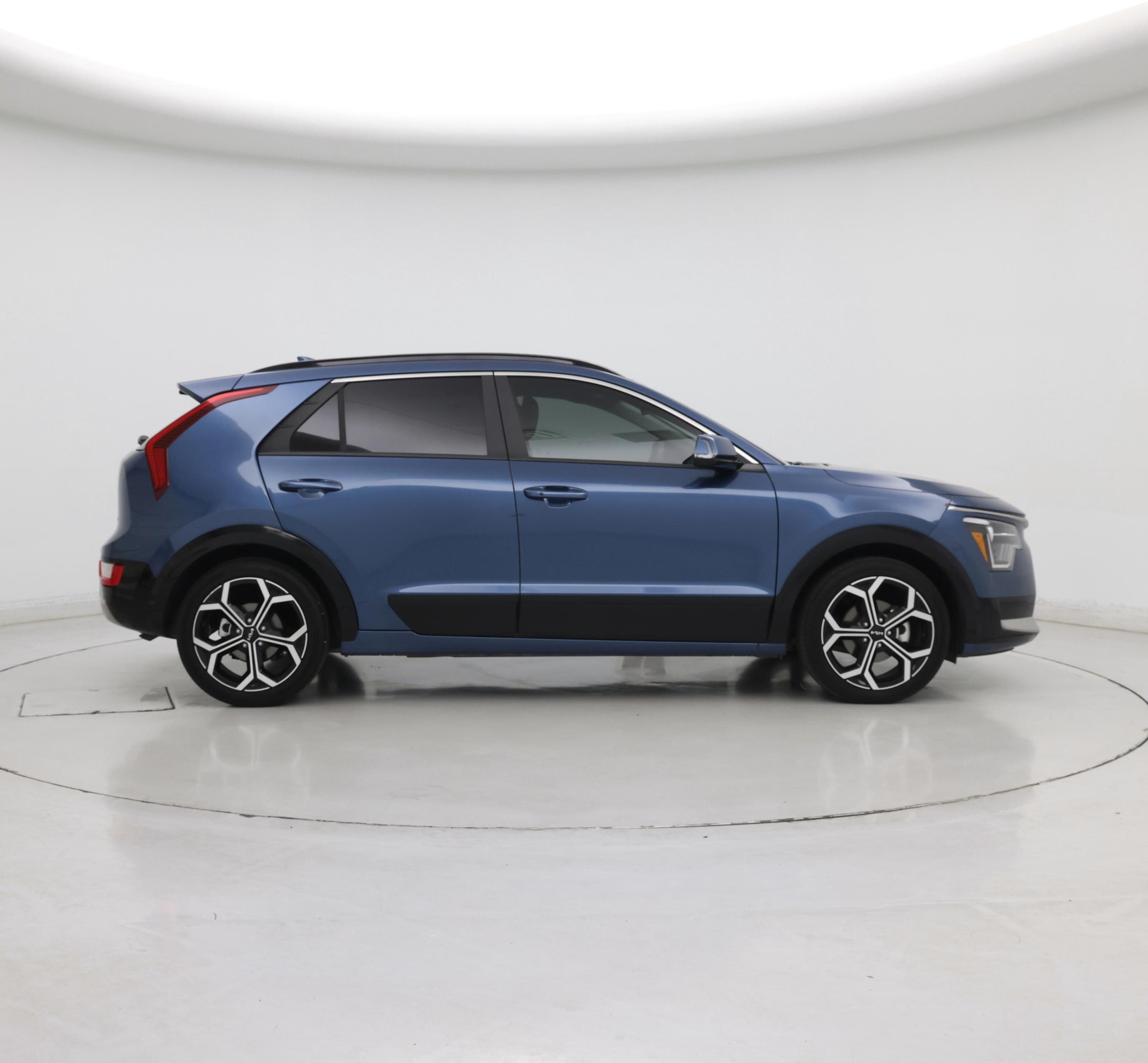 Thumbnail: 2023 Kia Niro - 7