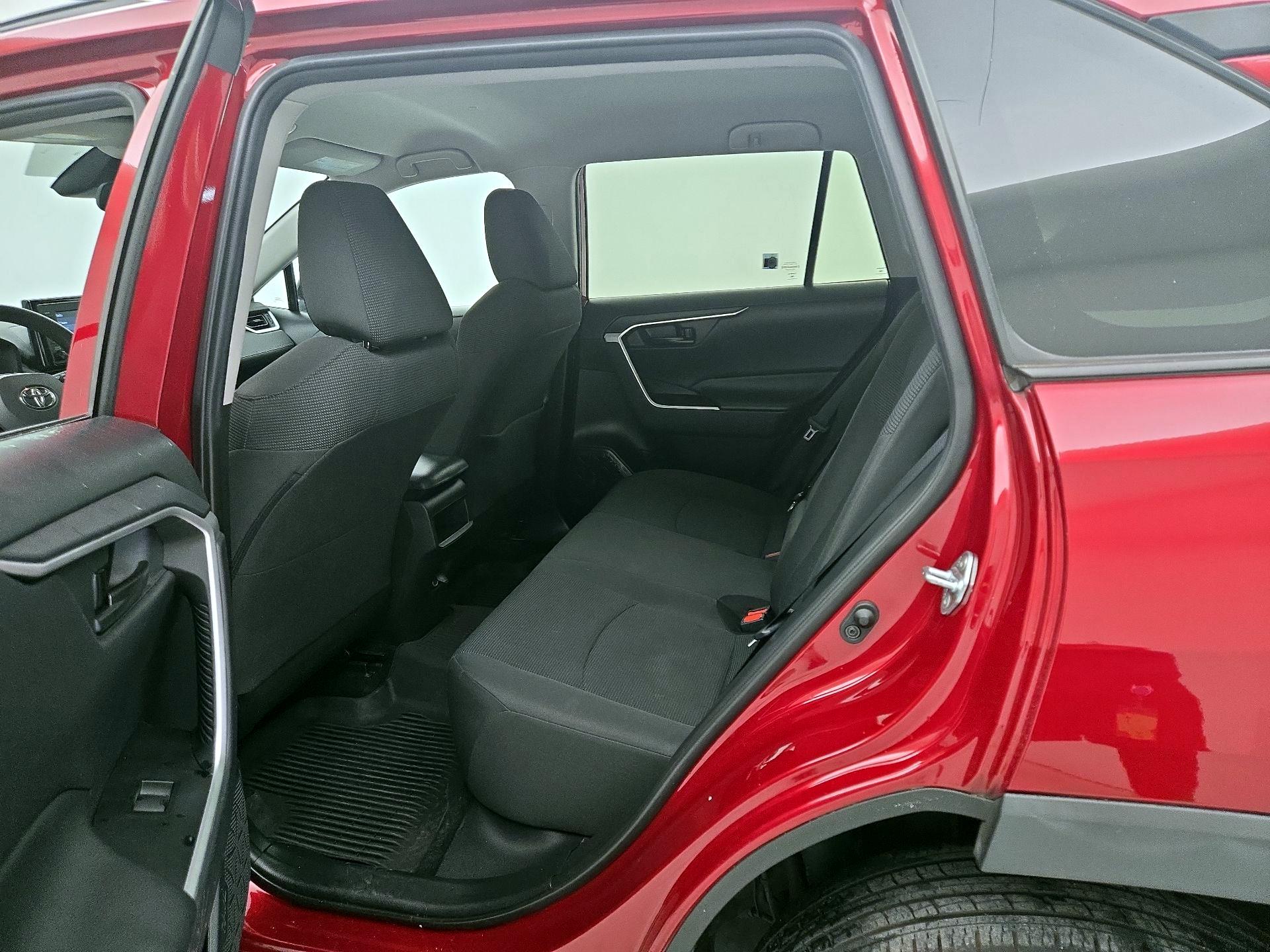 Thumbnail: 2020 Toyota RAV4 - 19