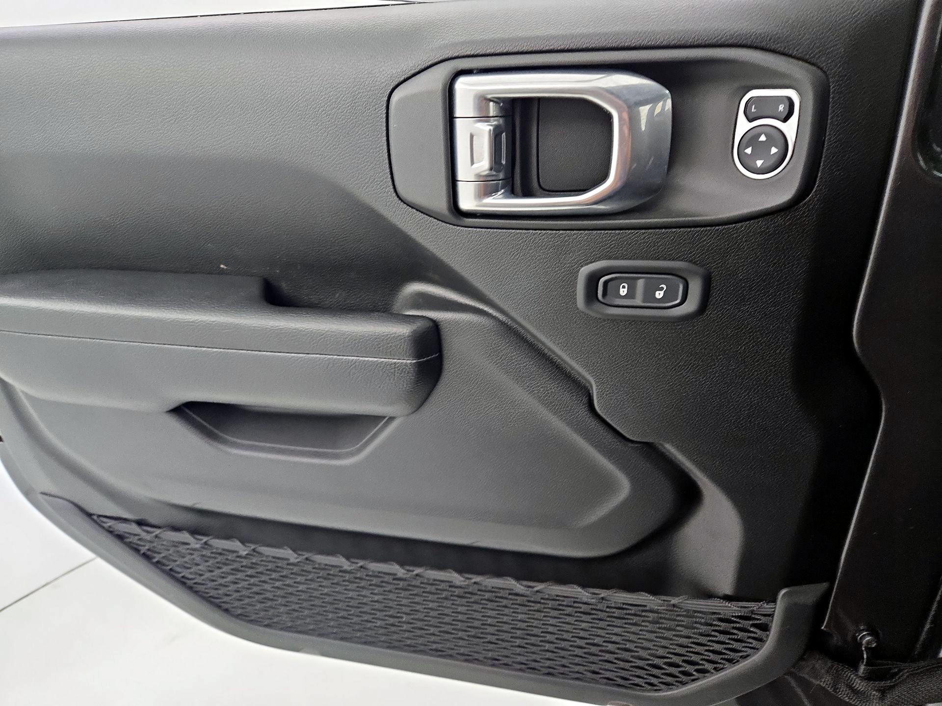 Thumbnail: 2022 Jeep Wrangler - 12