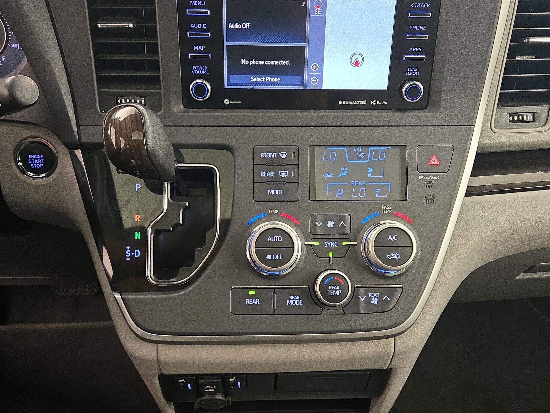 Thumbnail: 2020 Toyota Sienna - 18