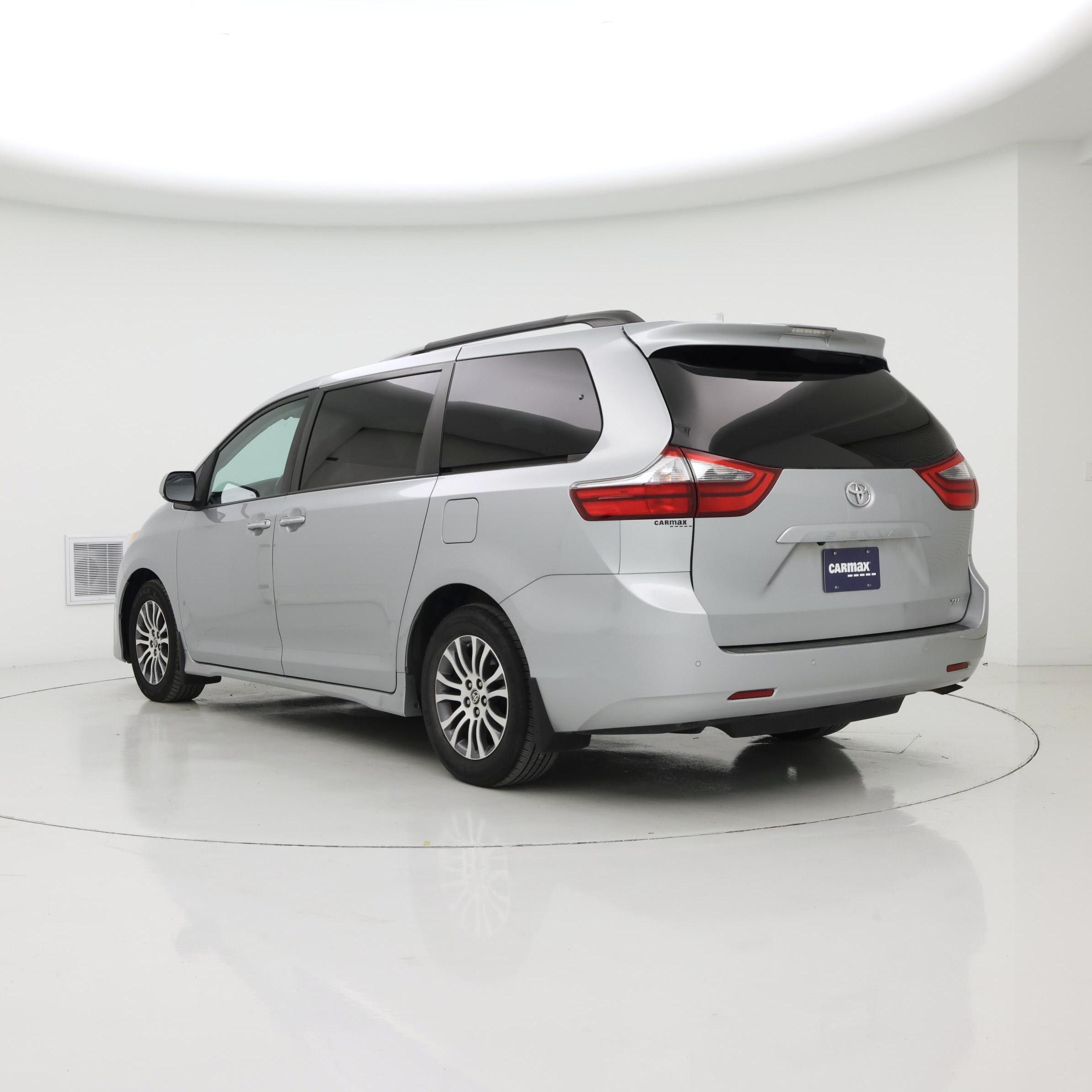 Thumbnail: 2020 Toyota Sienna - 2