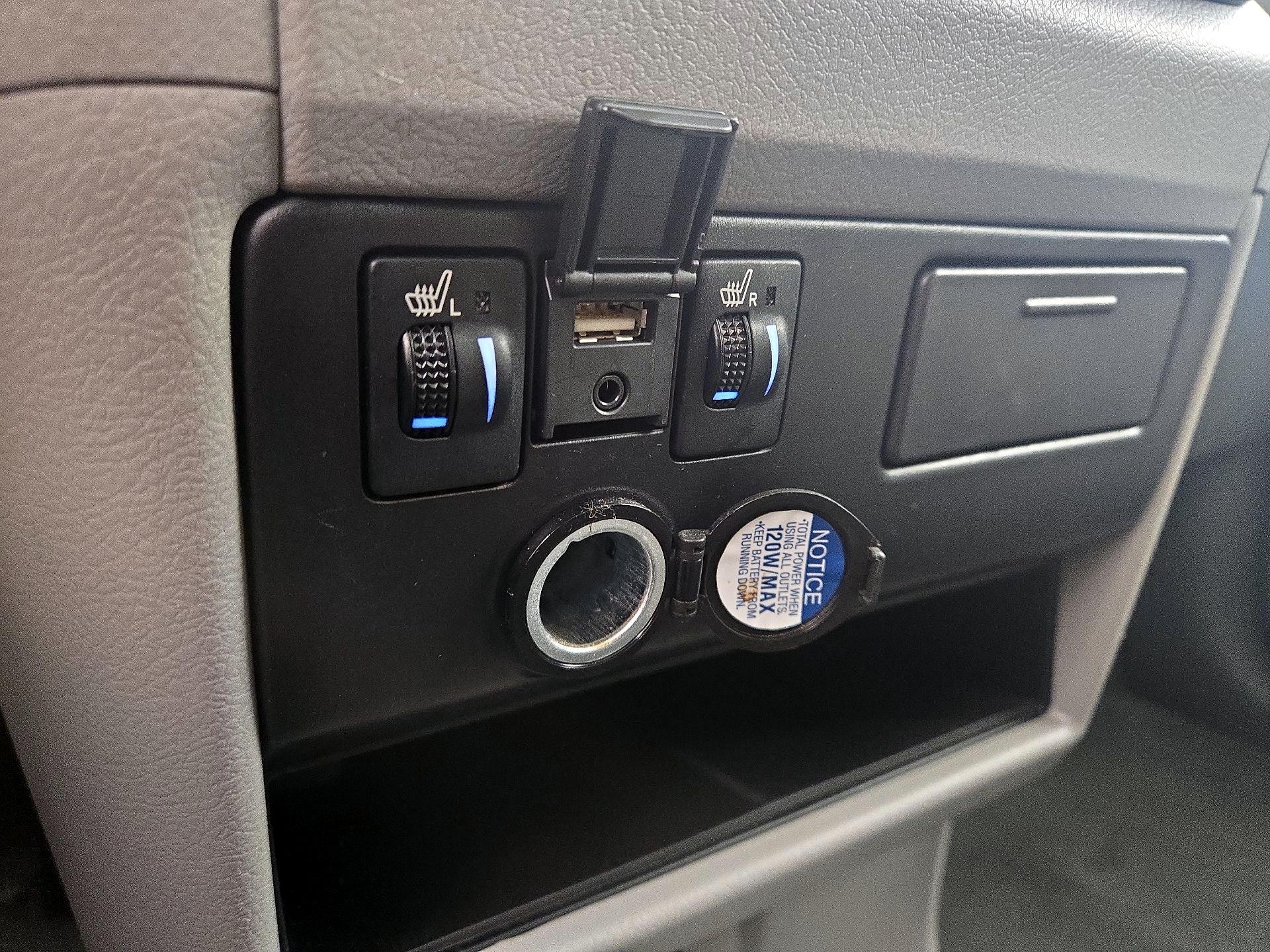 Thumbnail: 2020 Toyota Sienna - 19