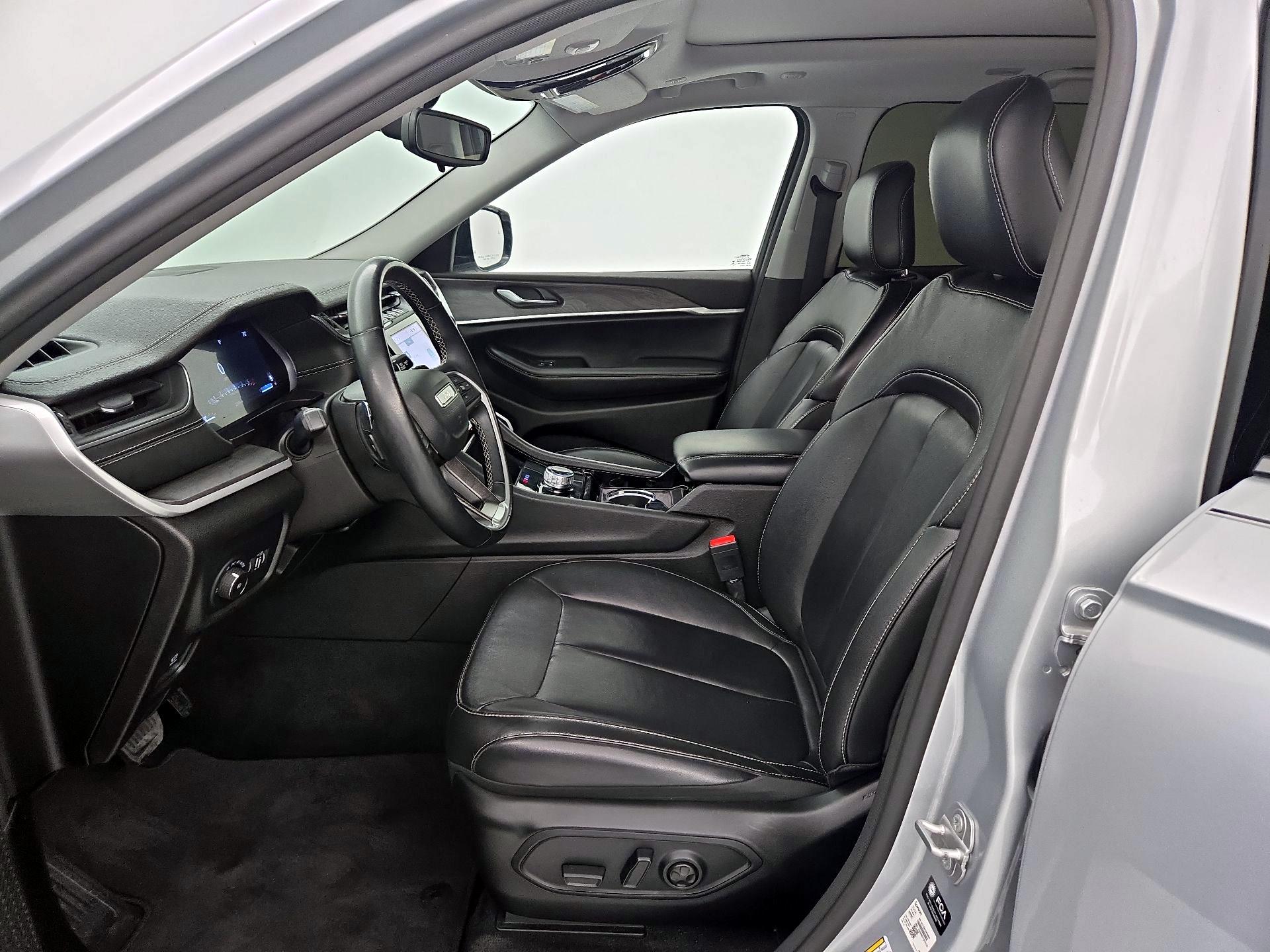 Thumbnail: 2022 Jeep Grand Cherokee - 11