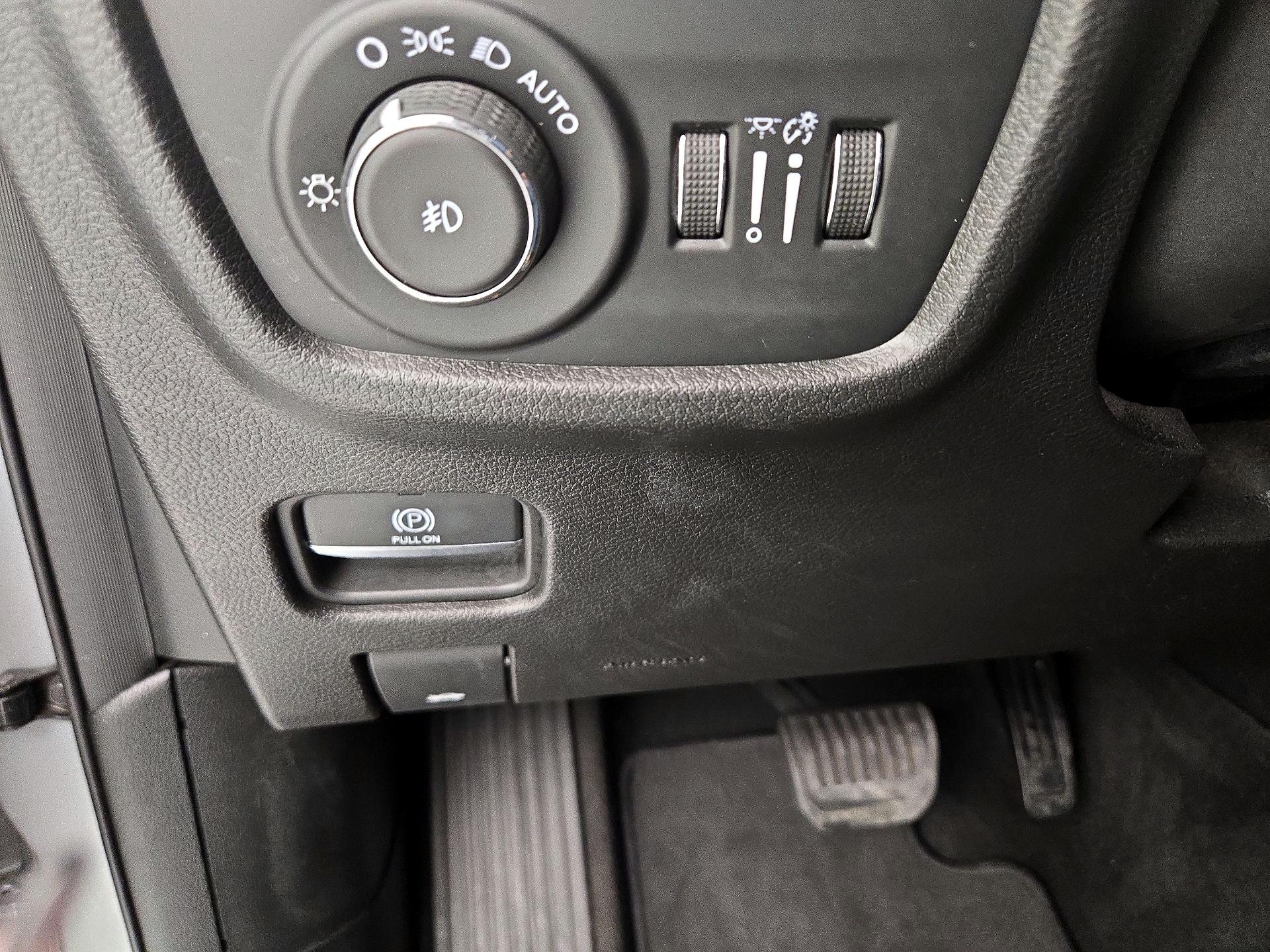 Thumbnail: 2022 Jeep Grand Cherokee - 13