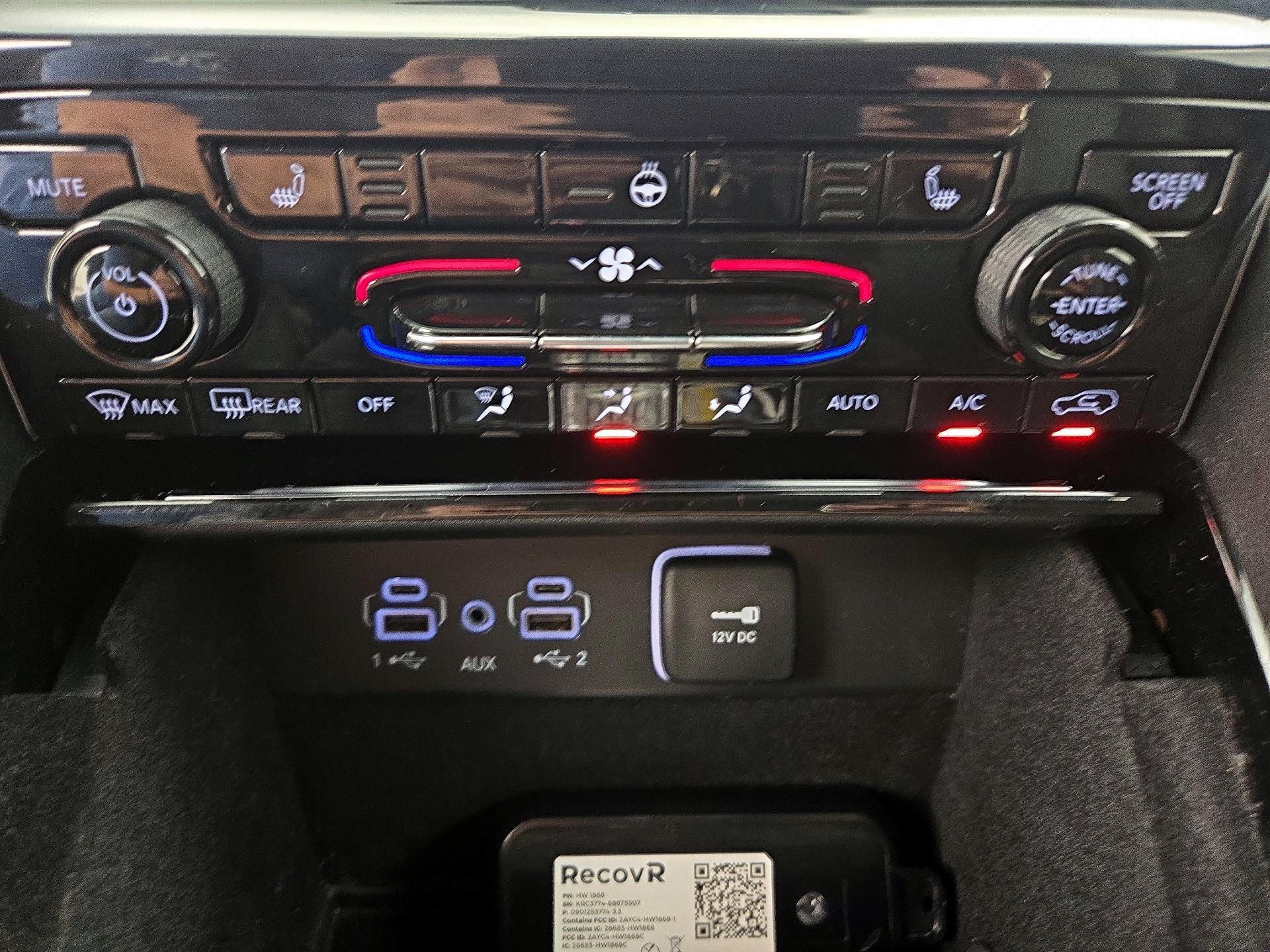 Thumbnail: 2022 Jeep Grand Cherokee - 16