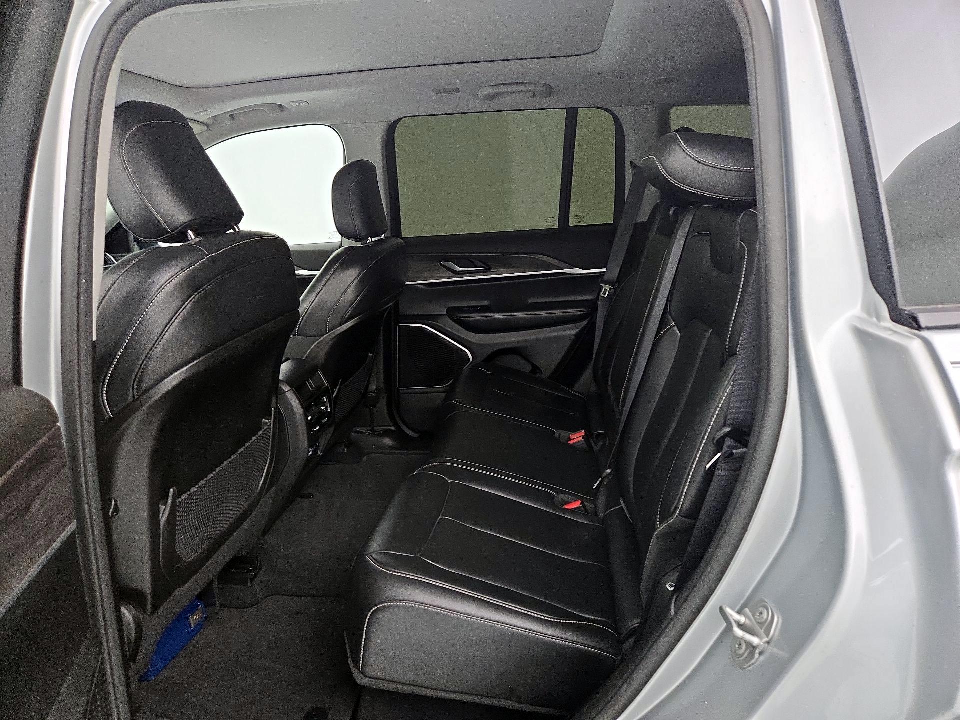 Thumbnail: 2022 Jeep Grand Cherokee - 19