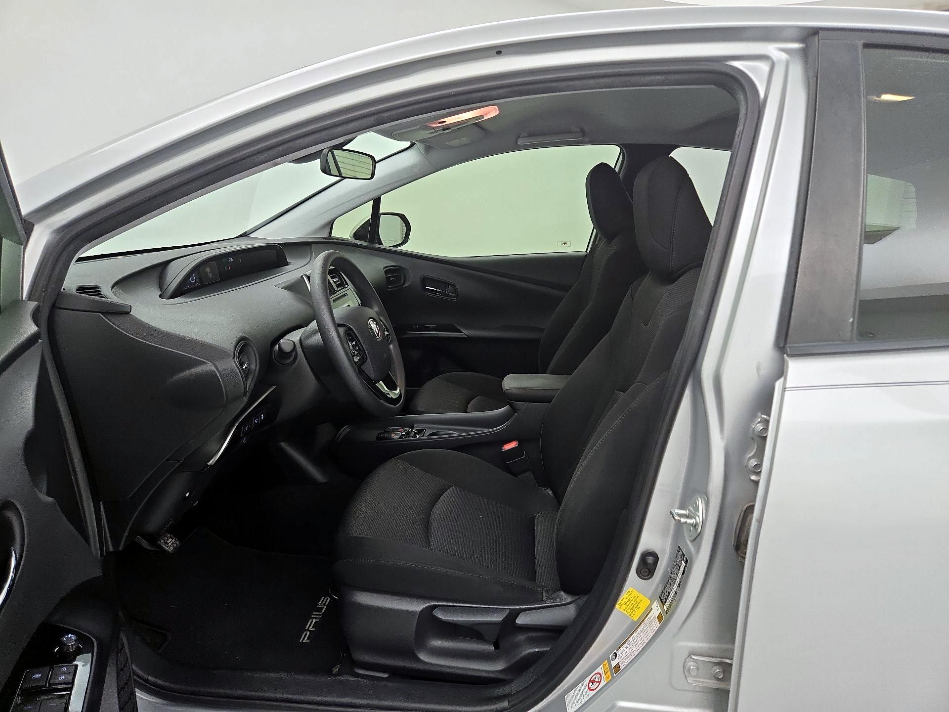 Thumbnail: 2019 Toyota Prius - 11