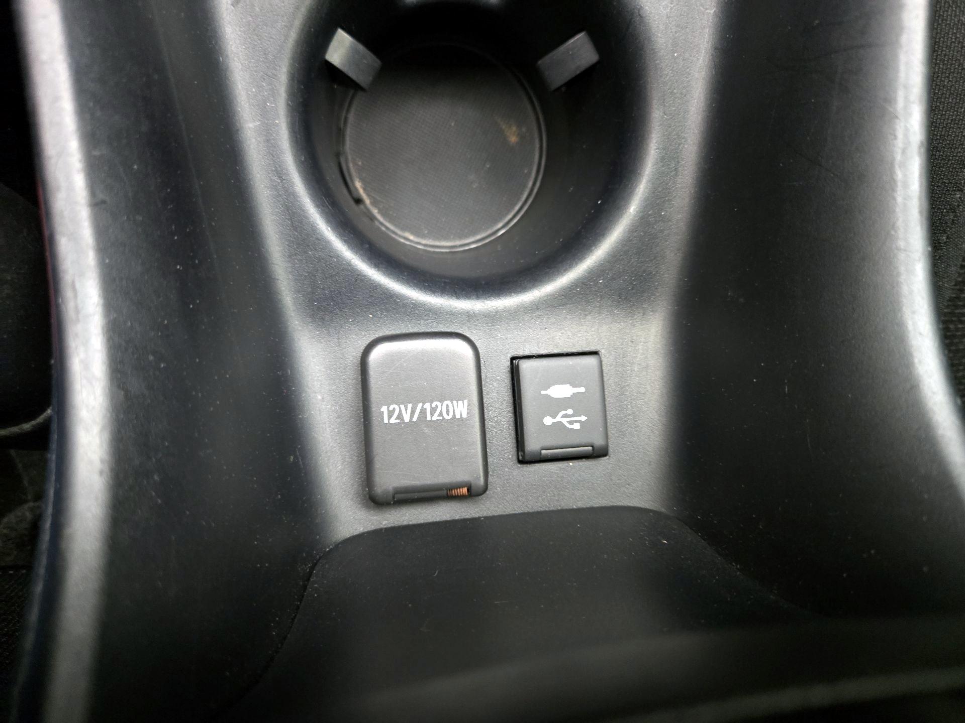 Thumbnail: 2019 Toyota Prius - 18