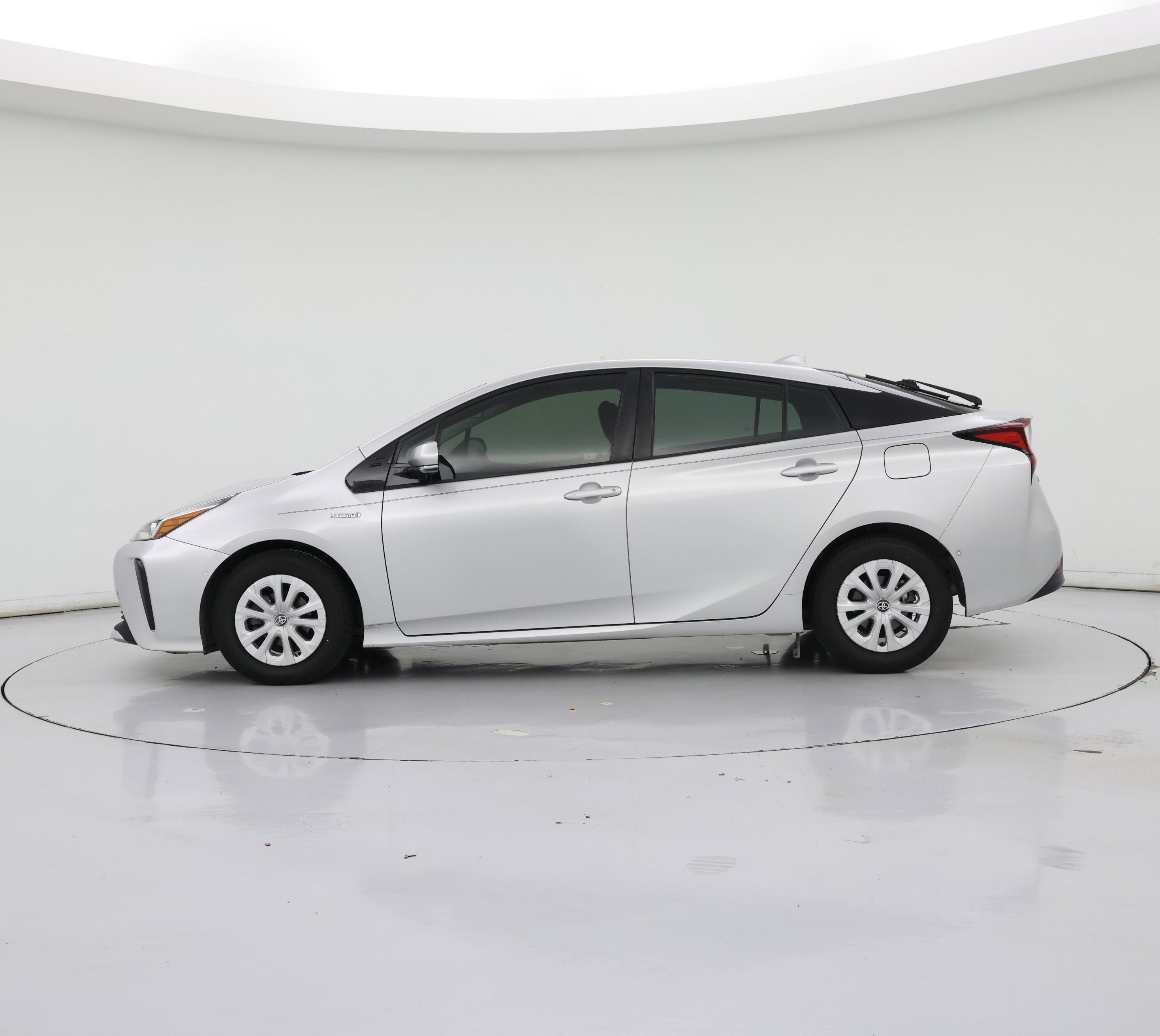 Thumbnail: 2019 Toyota Prius - 3
