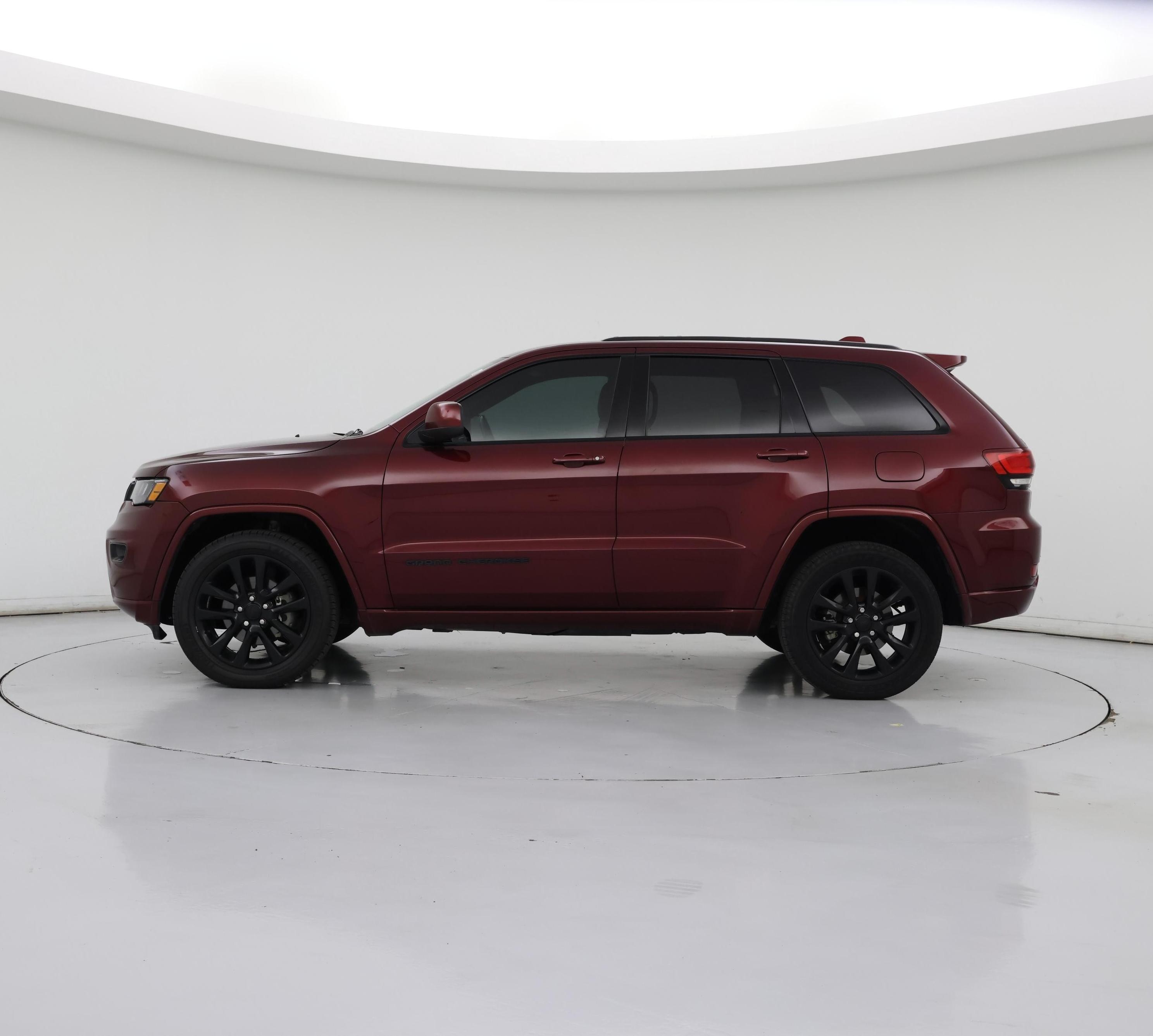 Thumbnail: 2018 Jeep Grand Cherokee - 3