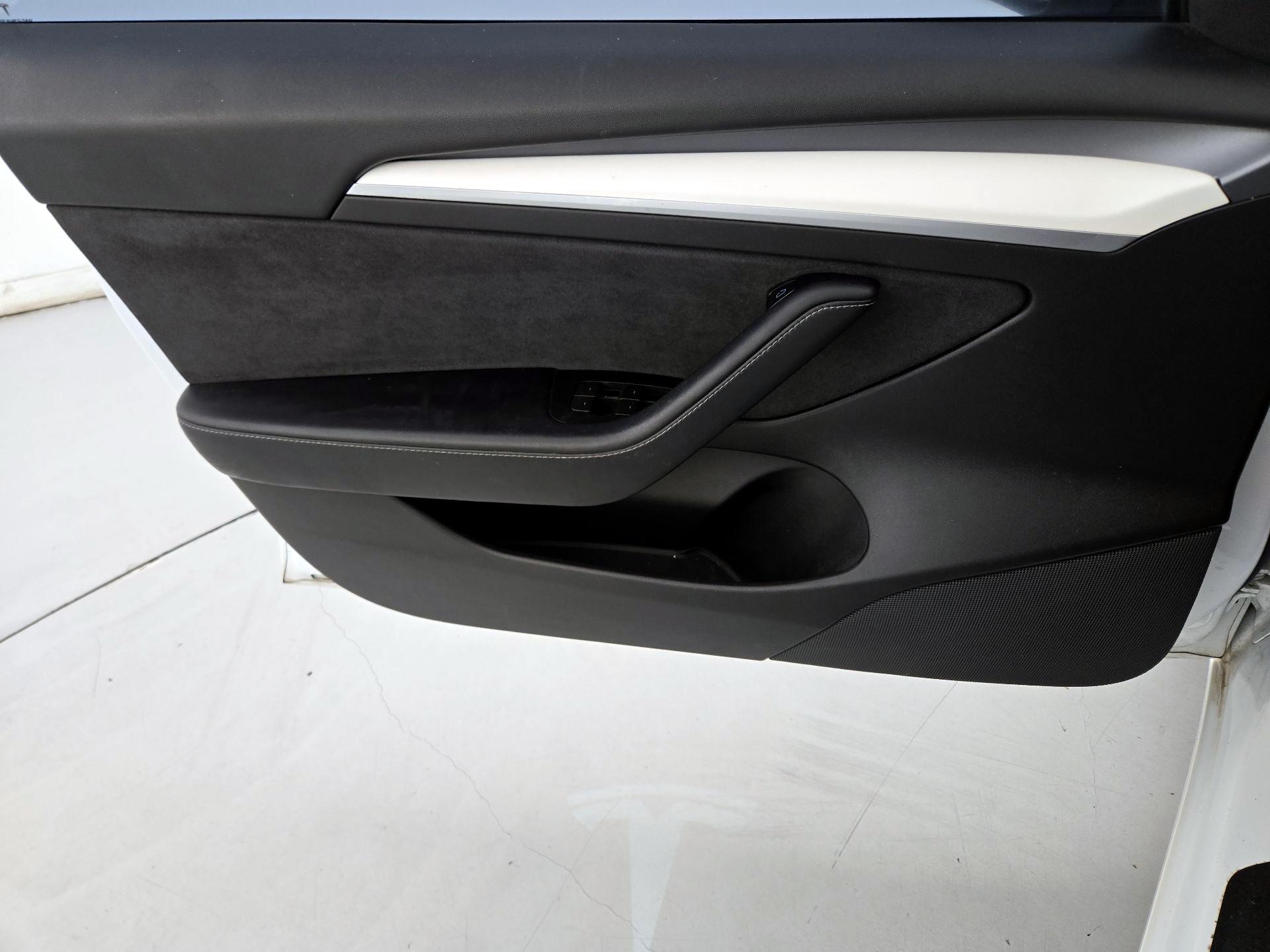 Thumbnail: 2021 Tesla Model 3 - 12