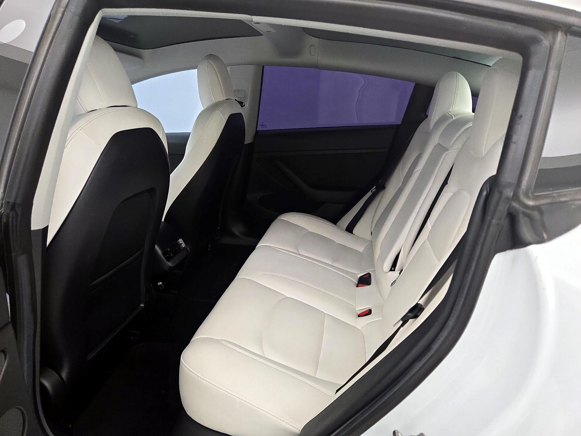 Thumbnail: 2021 Tesla Model 3 - 19