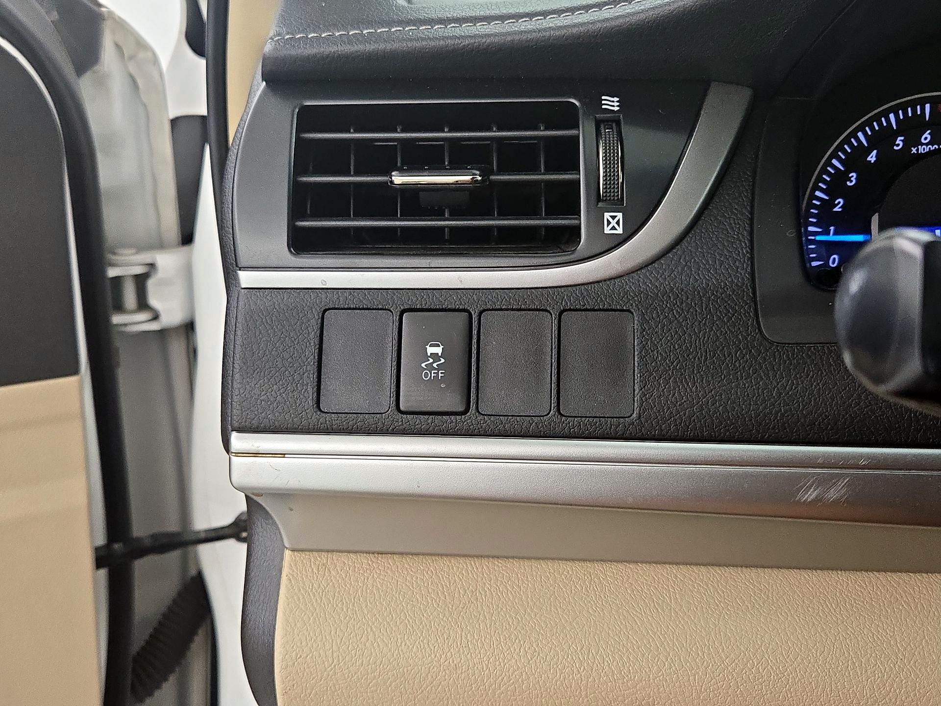 Thumbnail: 2014 Toyota Camry - 13