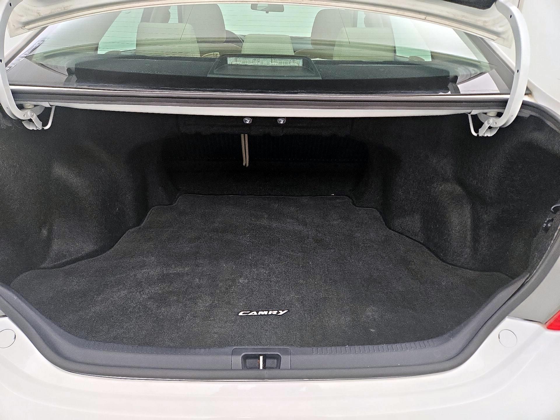Thumbnail: 2014 Toyota Camry - 20