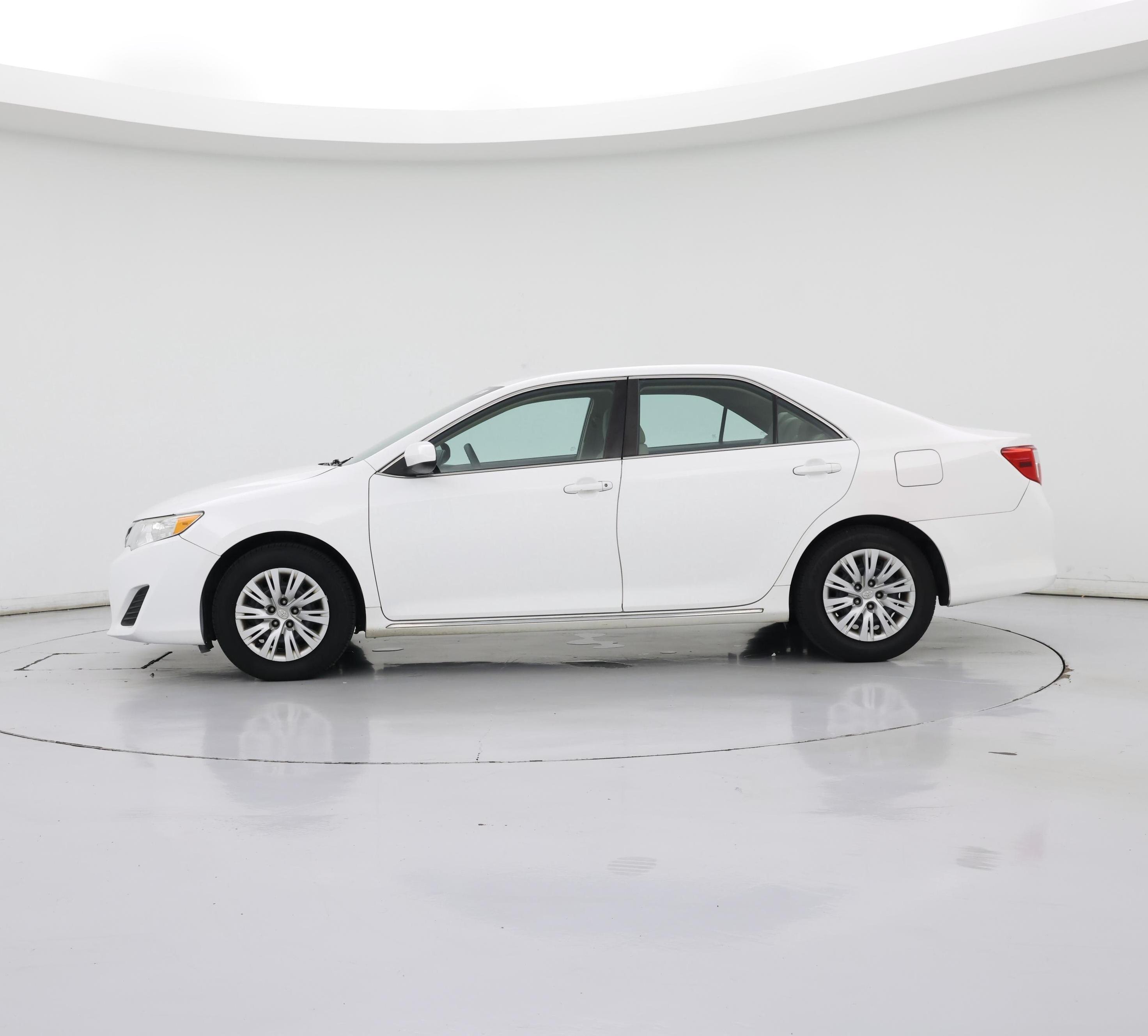 Thumbnail: 2014 Toyota Camry - 3