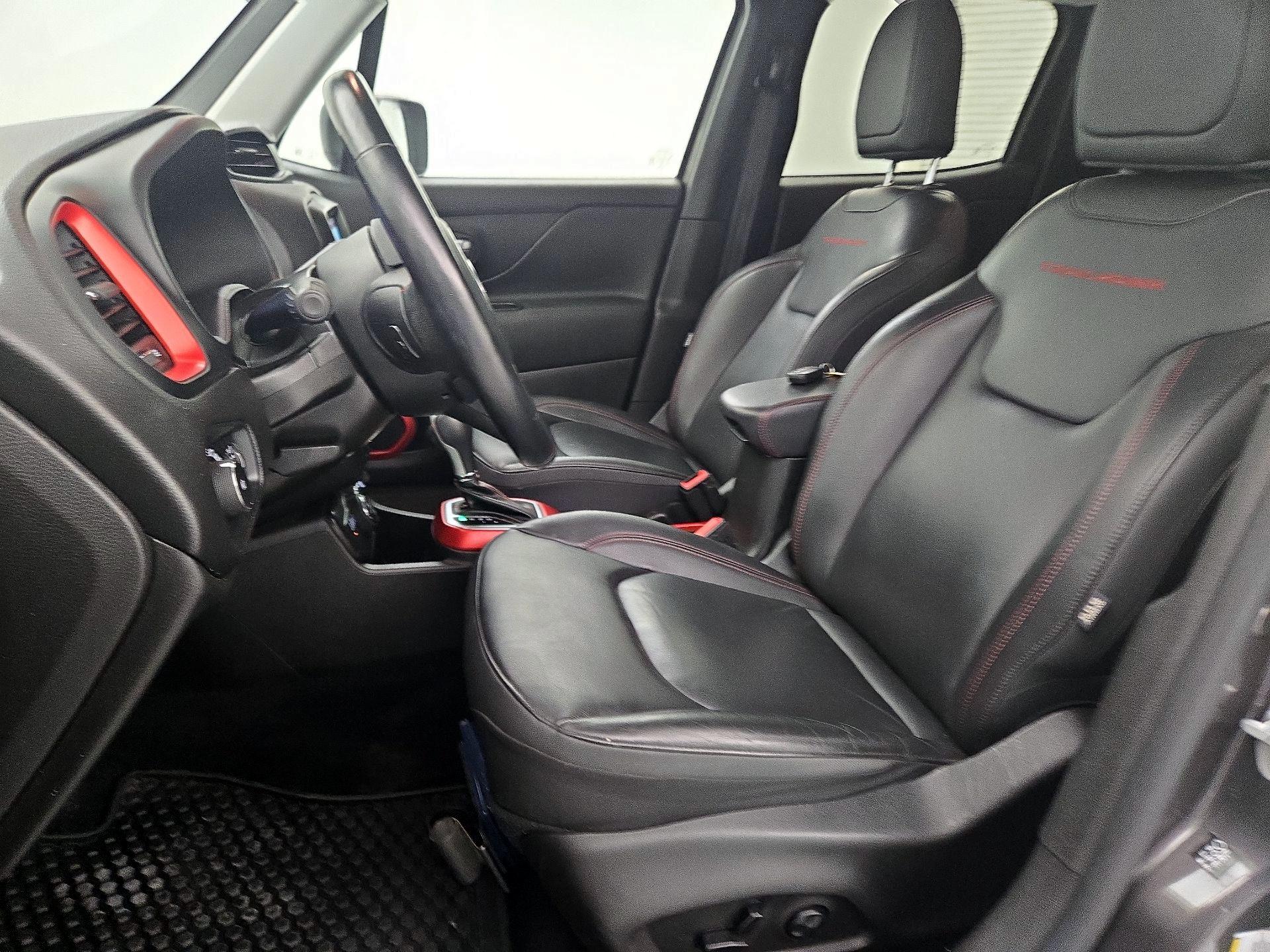 Thumbnail: 2021 Jeep Renegade - 11