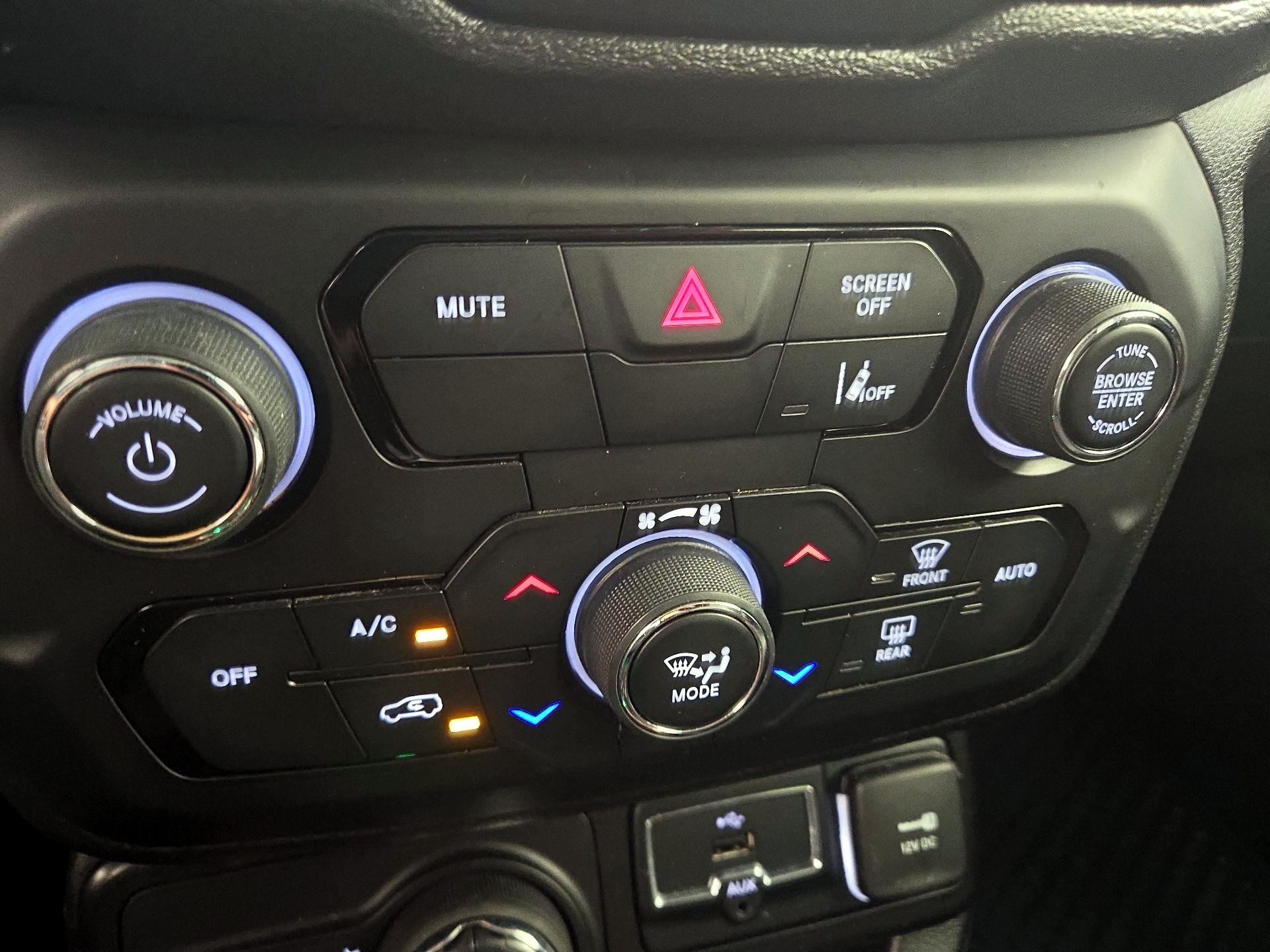 Thumbnail: 2021 Jeep Renegade - 17