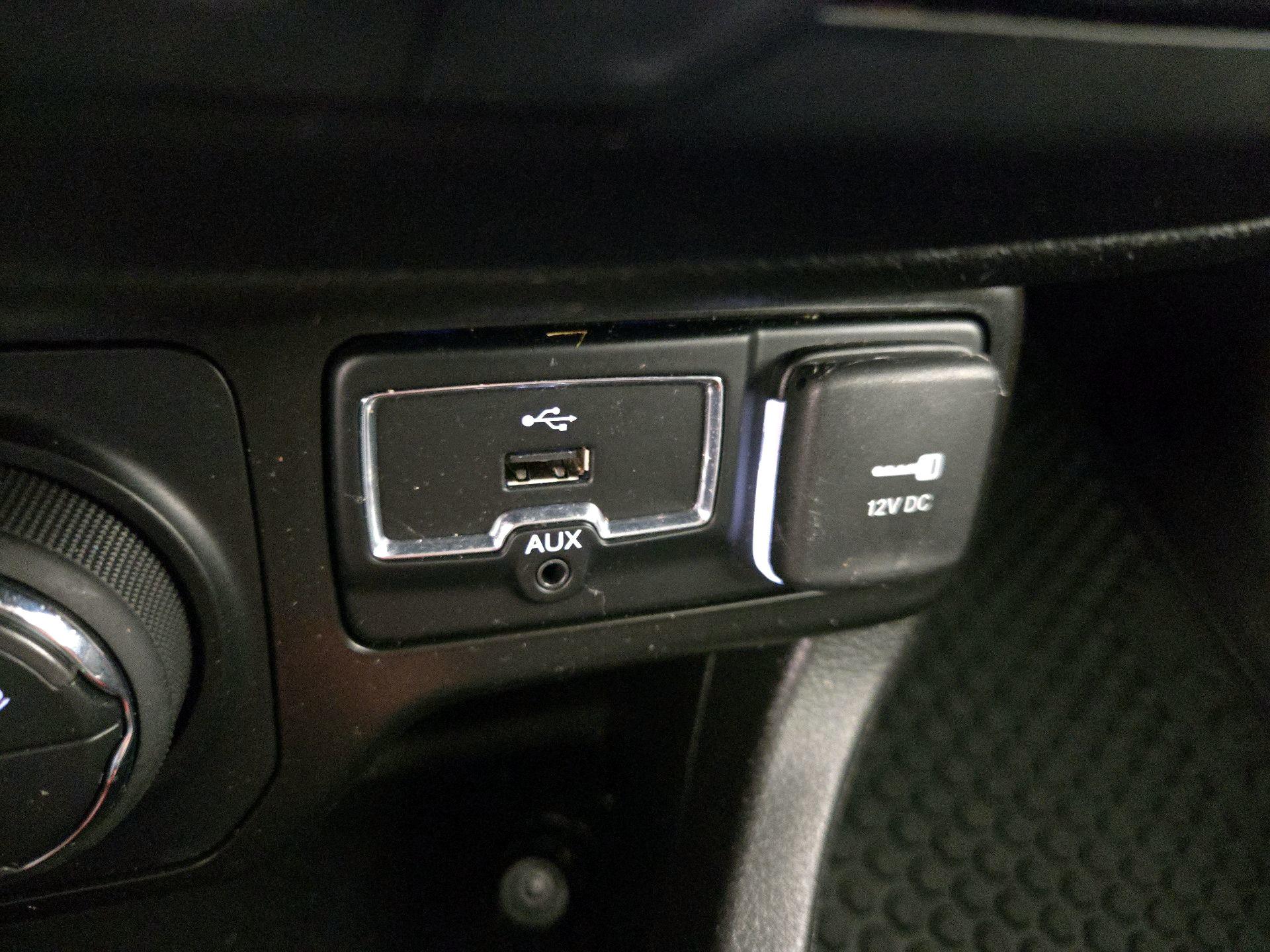 Thumbnail: 2021 Jeep Renegade - 19