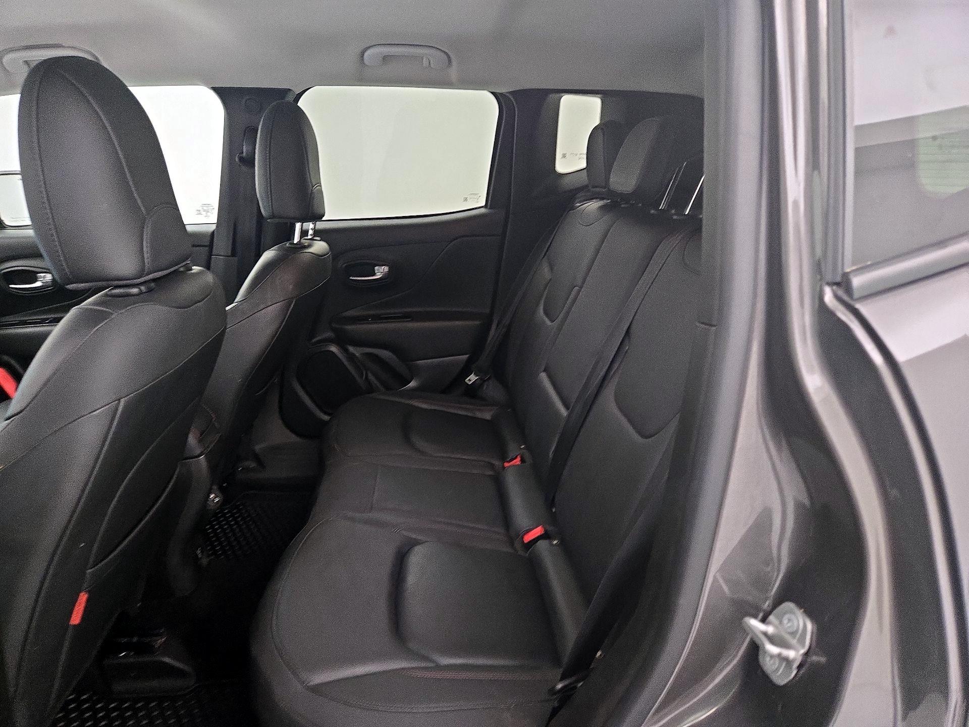 Thumbnail: 2021 Jeep Renegade - 20