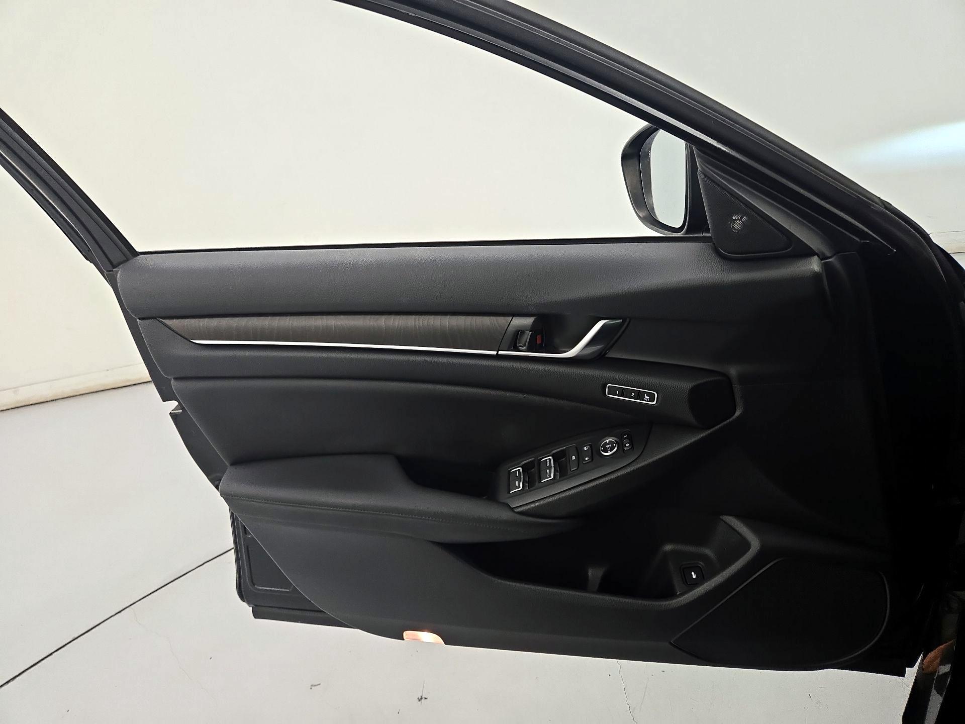 Thumbnail: 2019 Honda Accord - 12