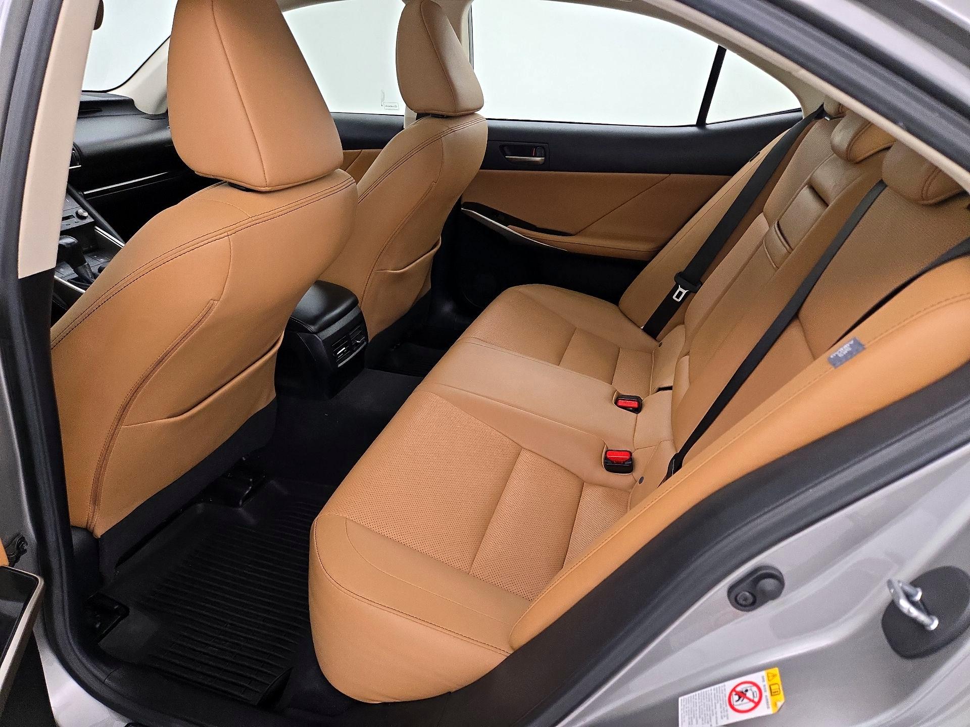 Thumbnail: 2018 Lexus IS - 20