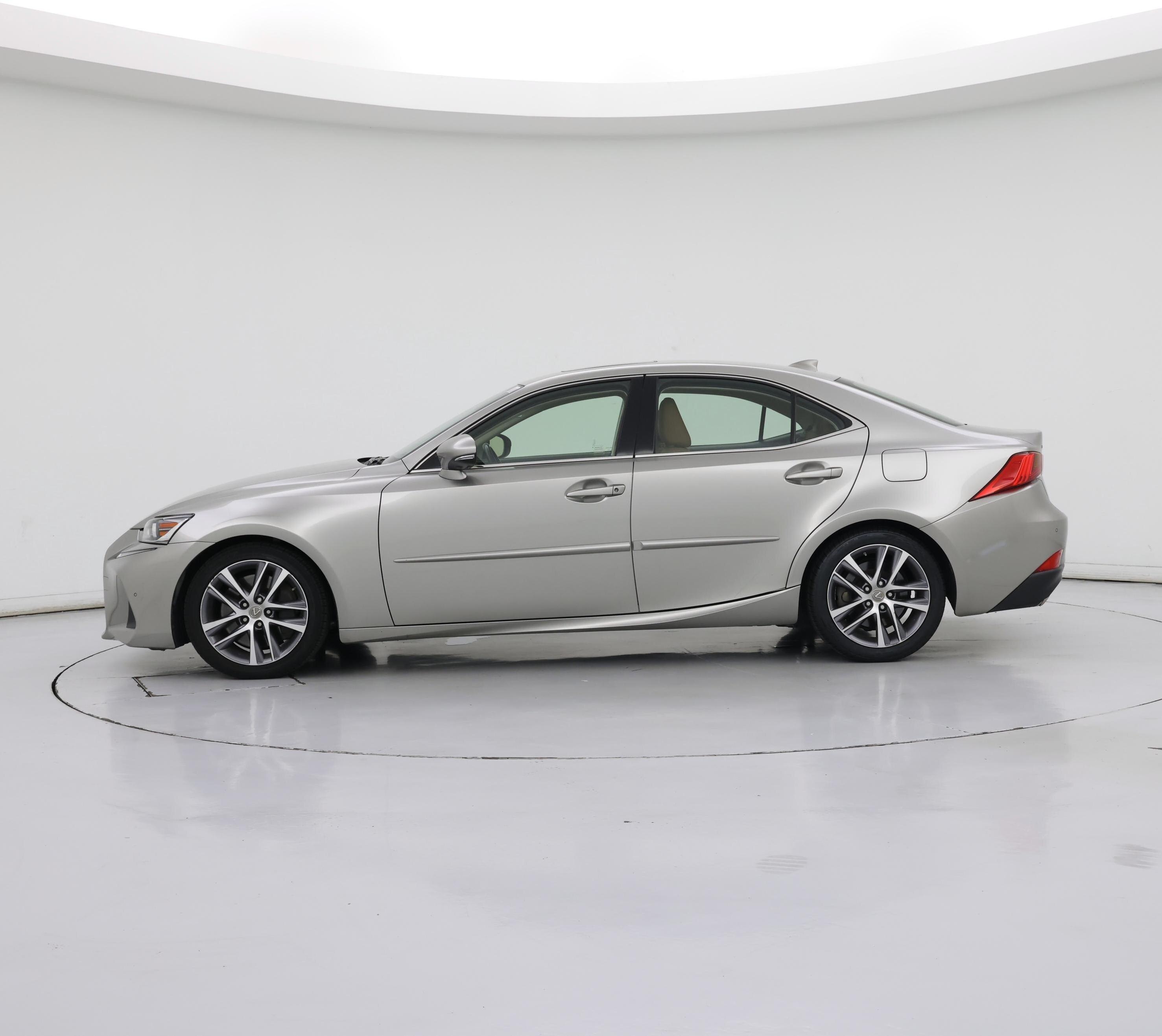 Thumbnail: 2018 Lexus IS - 3