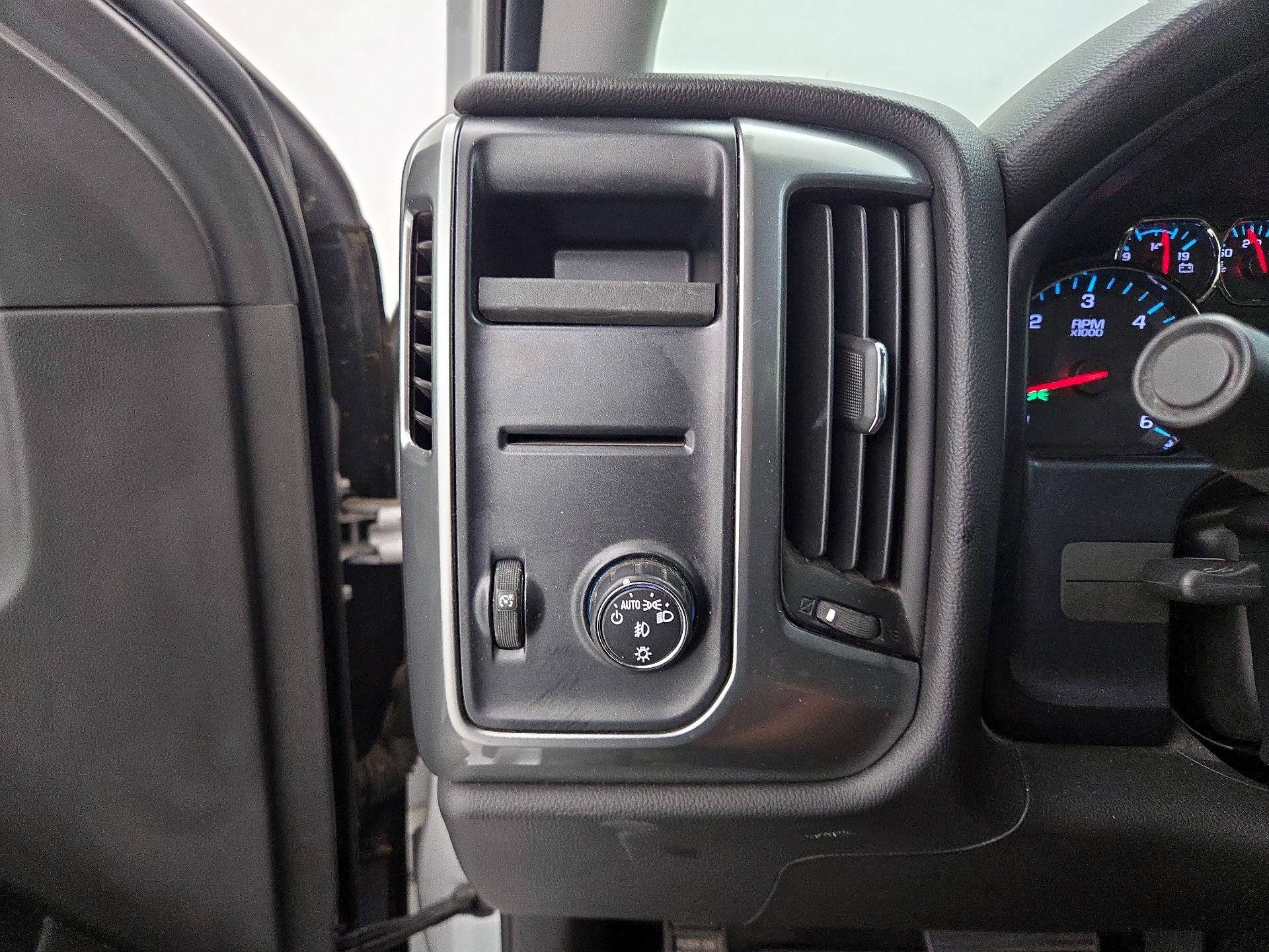 Thumbnail: 2015 Chevrolet Silverado 1500 - 13