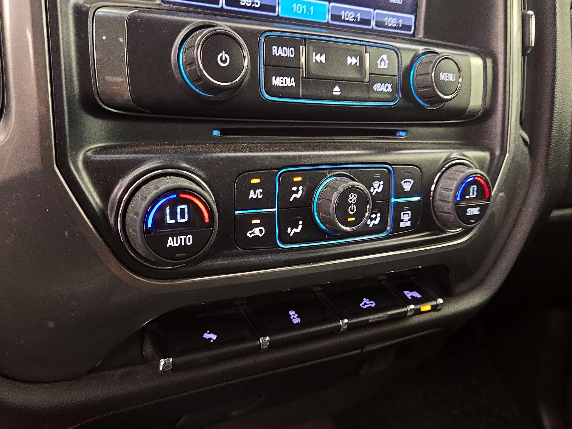 Thumbnail: 2015 Chevrolet Silverado 1500 - 16