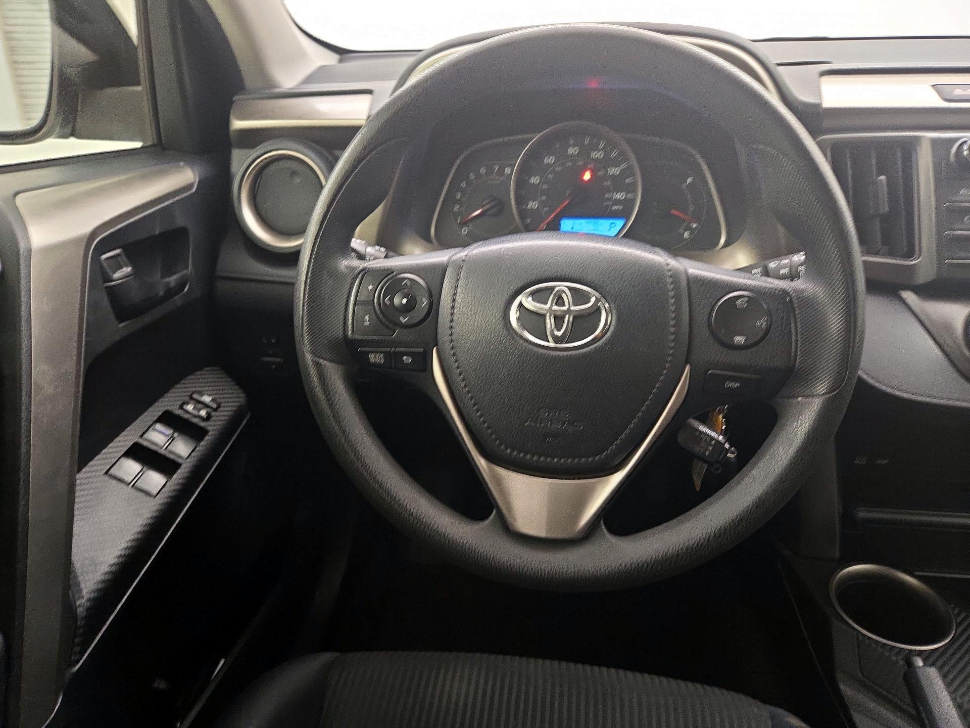 Thumbnail: 2014 Toyota RAV4 - 10
