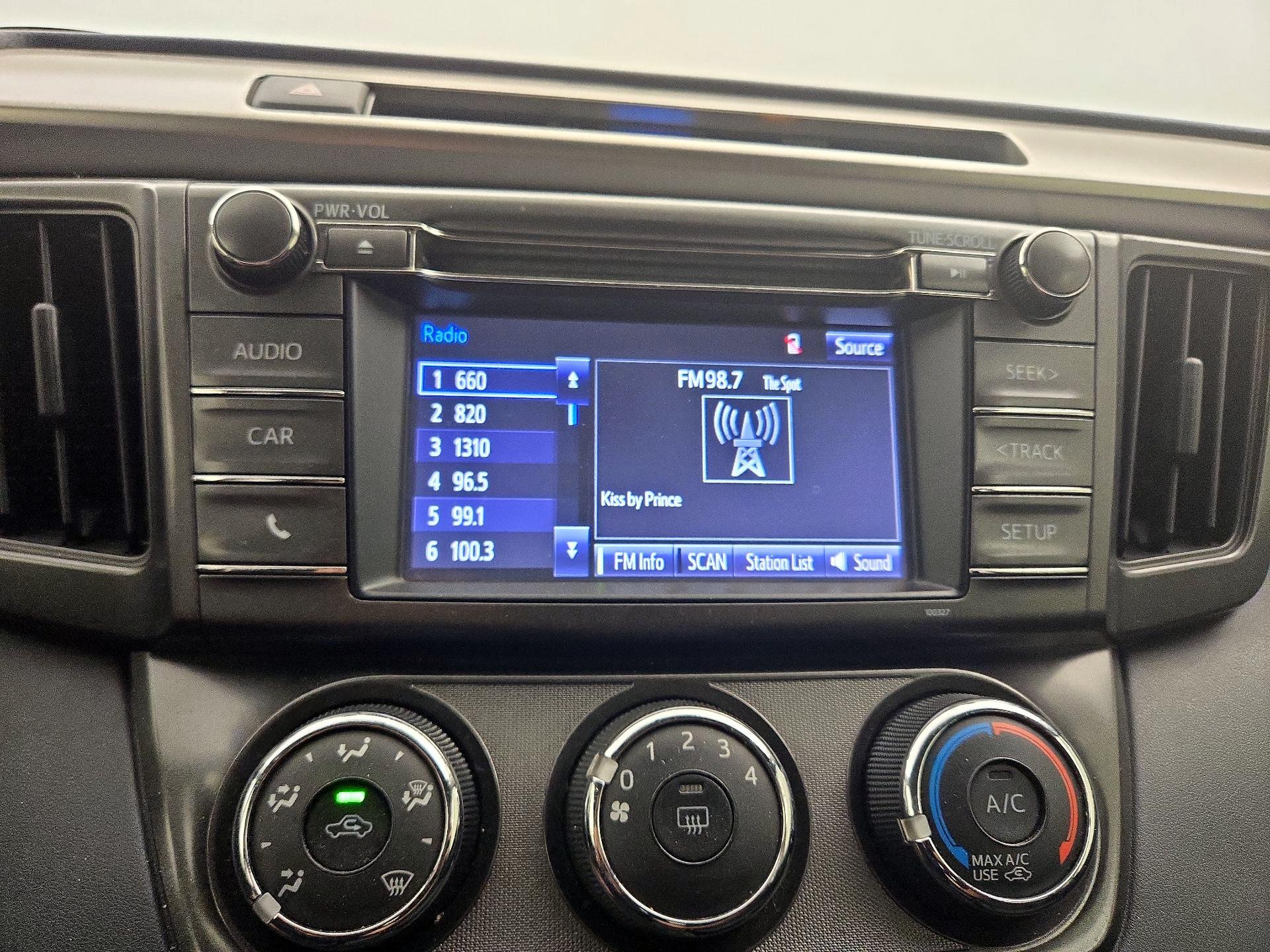 Thumbnail: 2014 Toyota RAV4 - 15