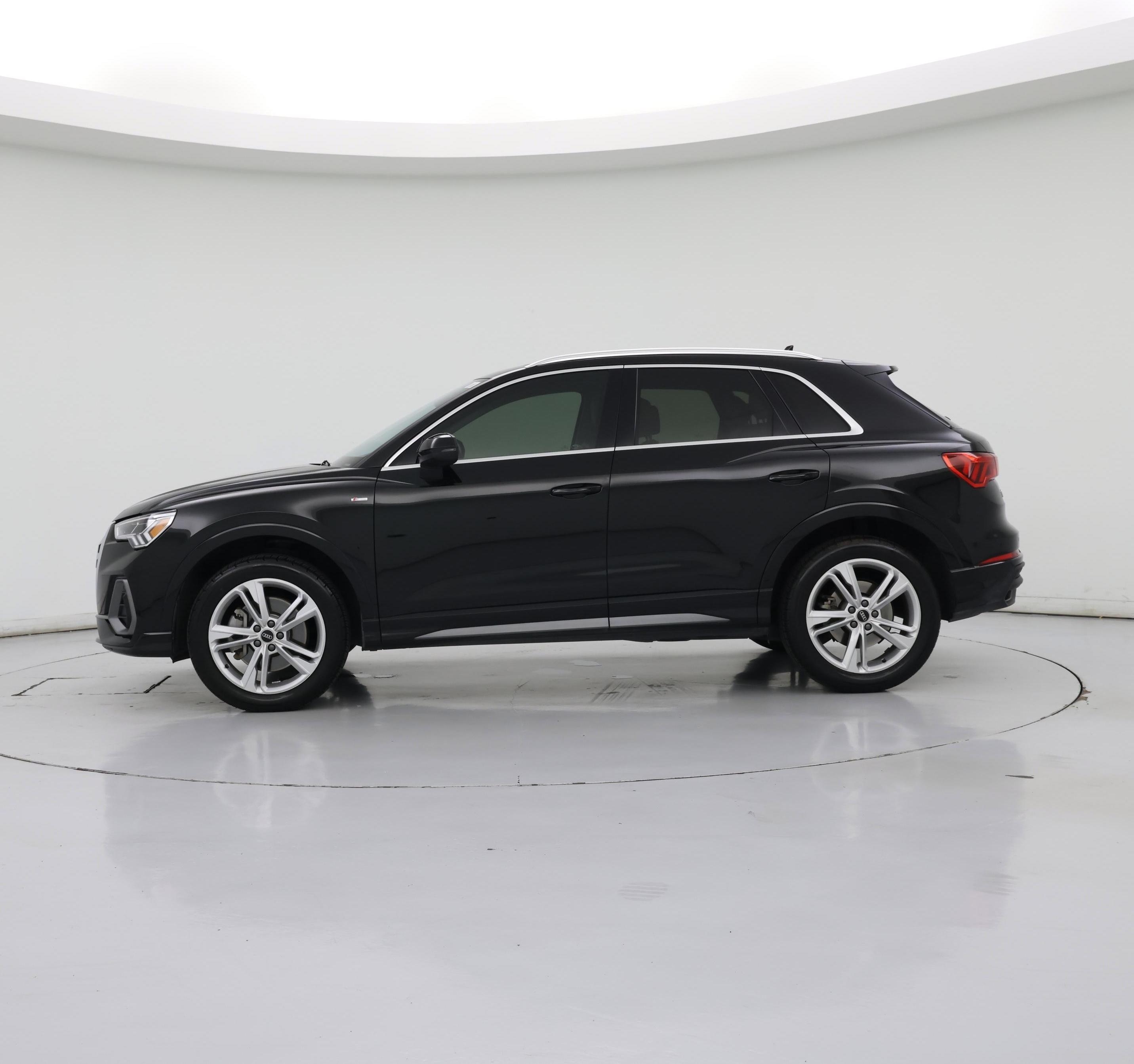 Thumbnail: 2023 Audi Q3 - 3