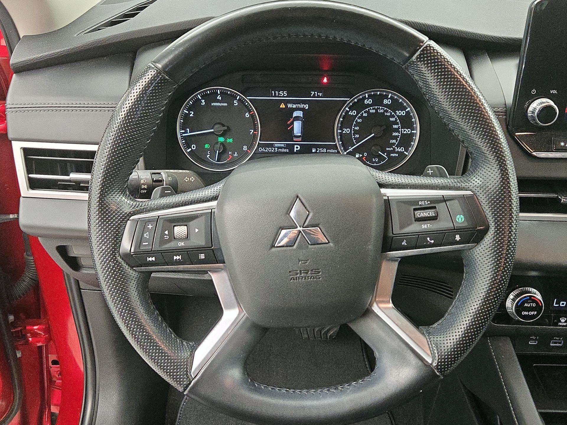 Thumbnail: 2022 Mitsubishi Outlander - 10